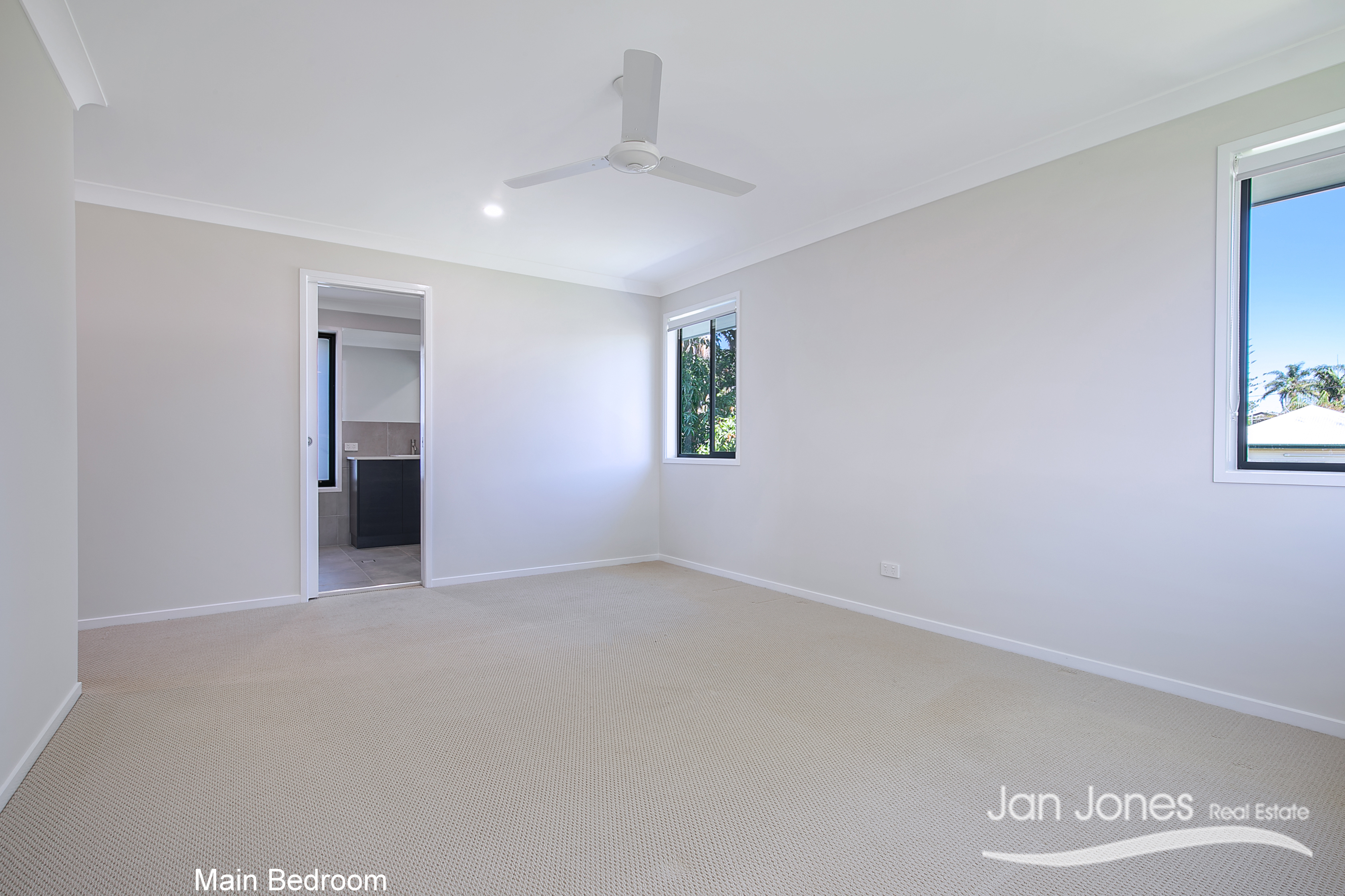 347 OXLEY AVENUE, Margate QLD 4019 - Image 10
