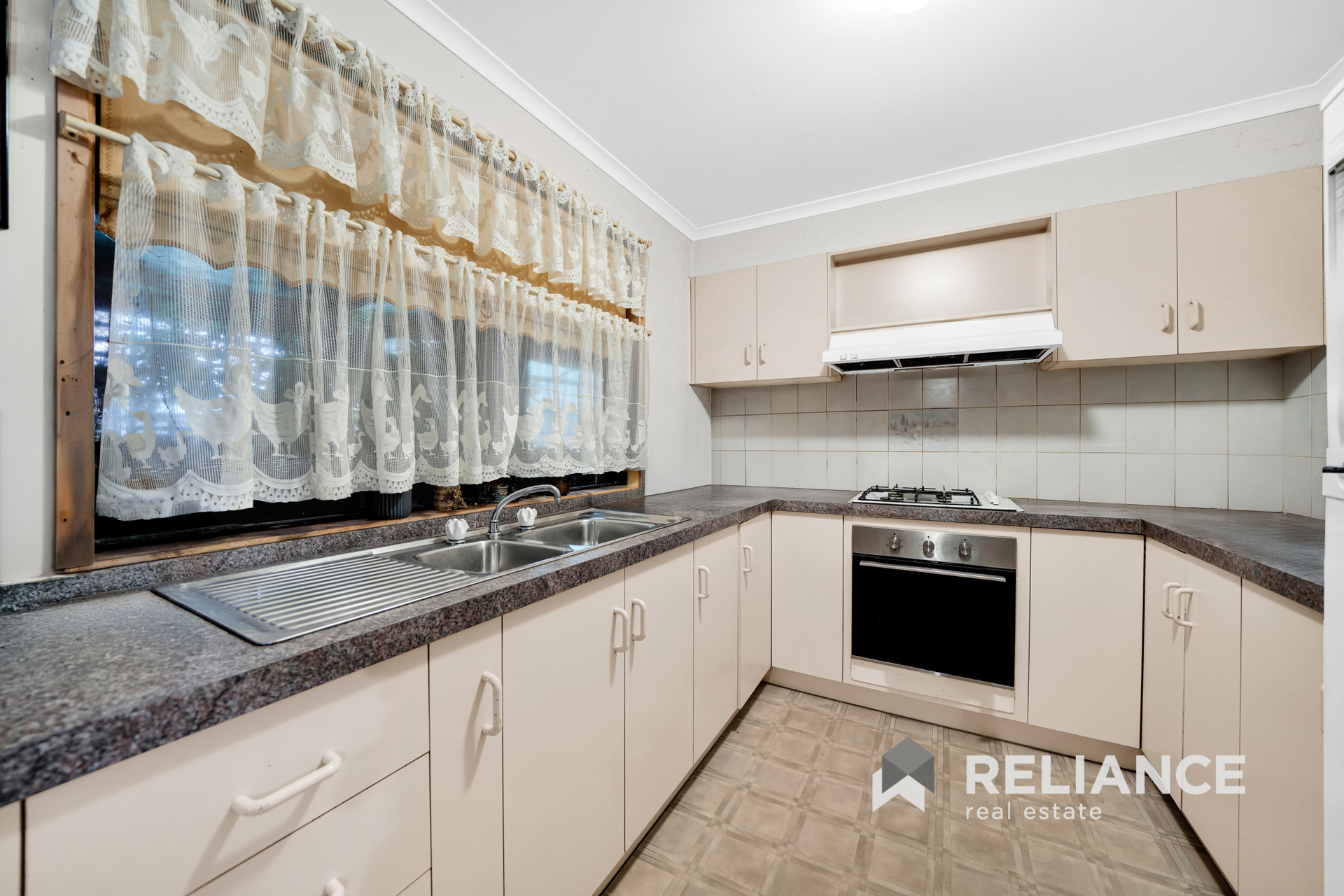 8 GEORGE GREEVES PLACE, Hoppers Crossing VIC 3029 - Image 9