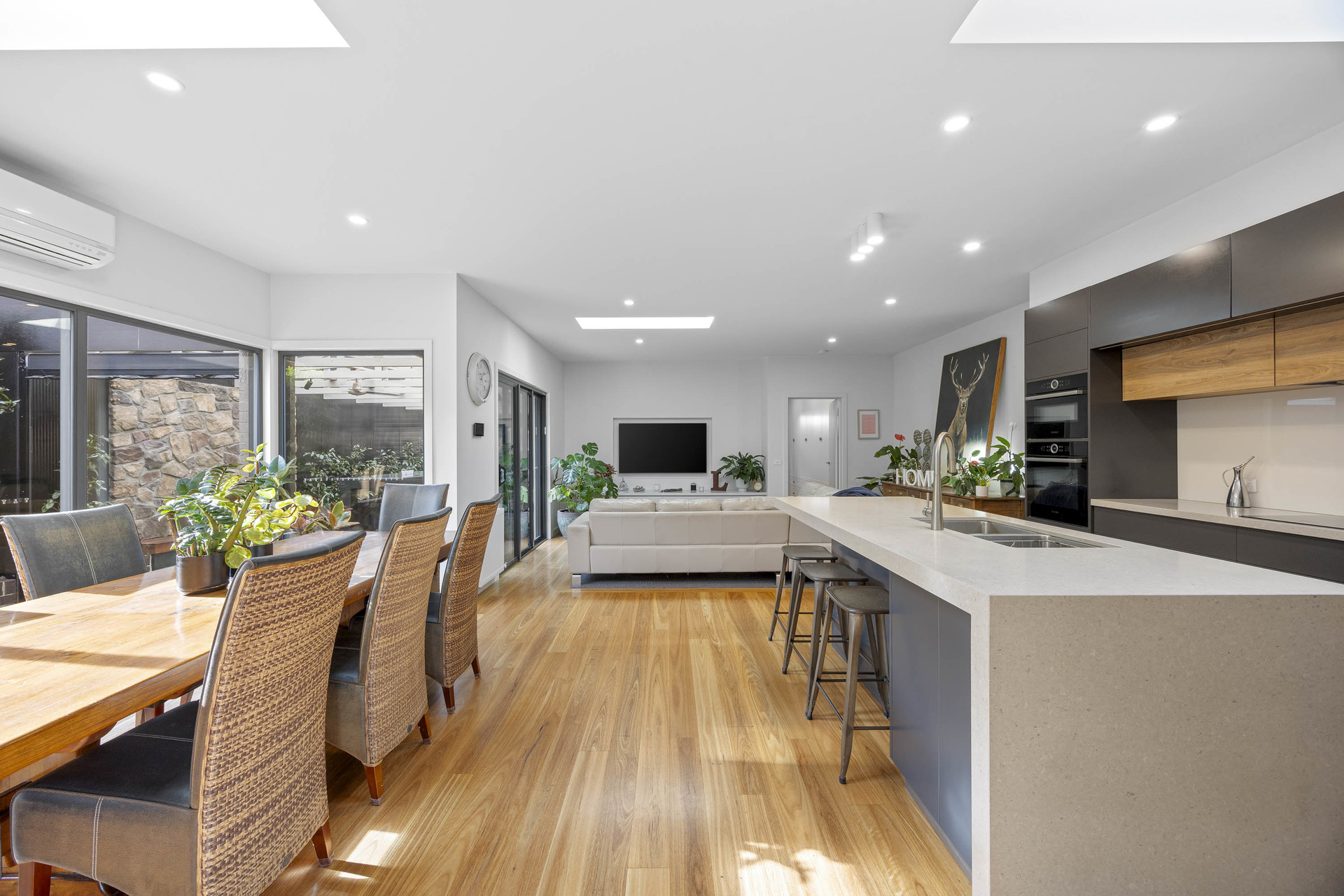 122B Burnbank Street, Lake Wendouree, Vic, 3350 - Image 3