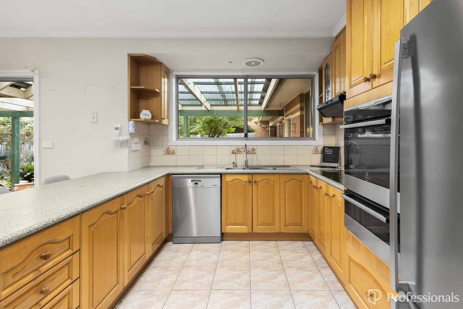 5 Booth Way, Taylors Lakes, Vic, 3038 - Image 1