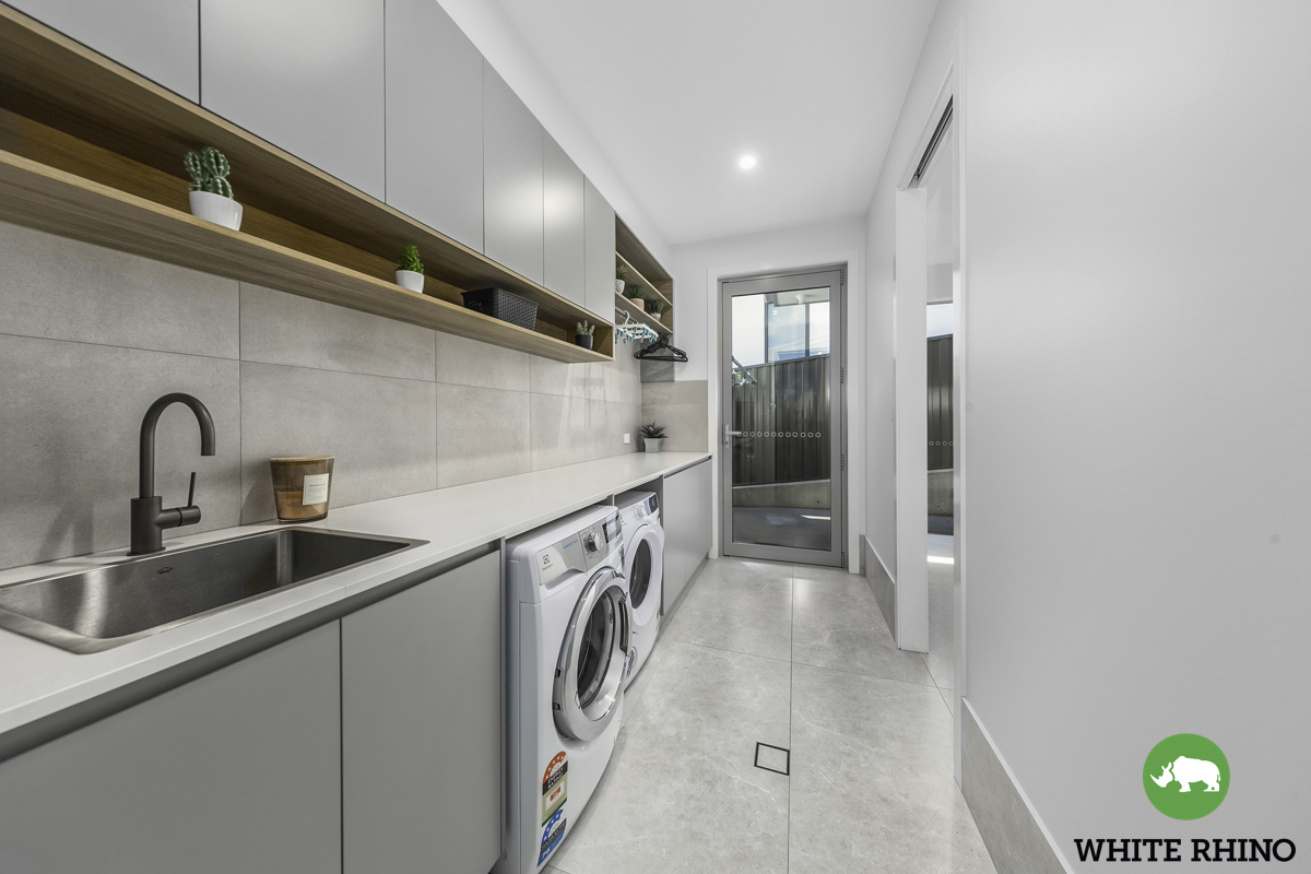 8 BOBBY STREET, Googong NSW 2620 - Image 1