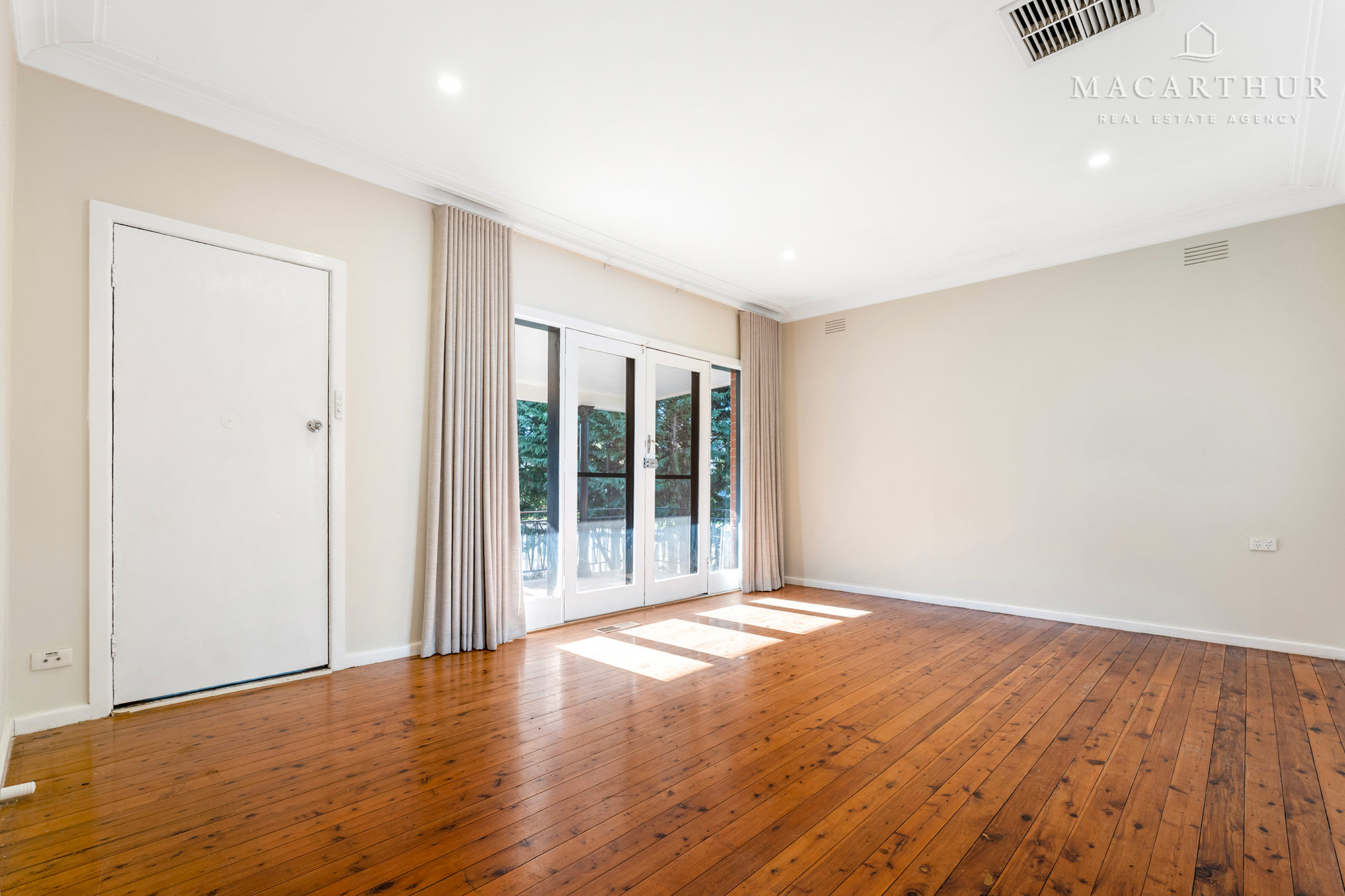 13 Plumpton Road, Kooringal, NSW 2650 - Image 8