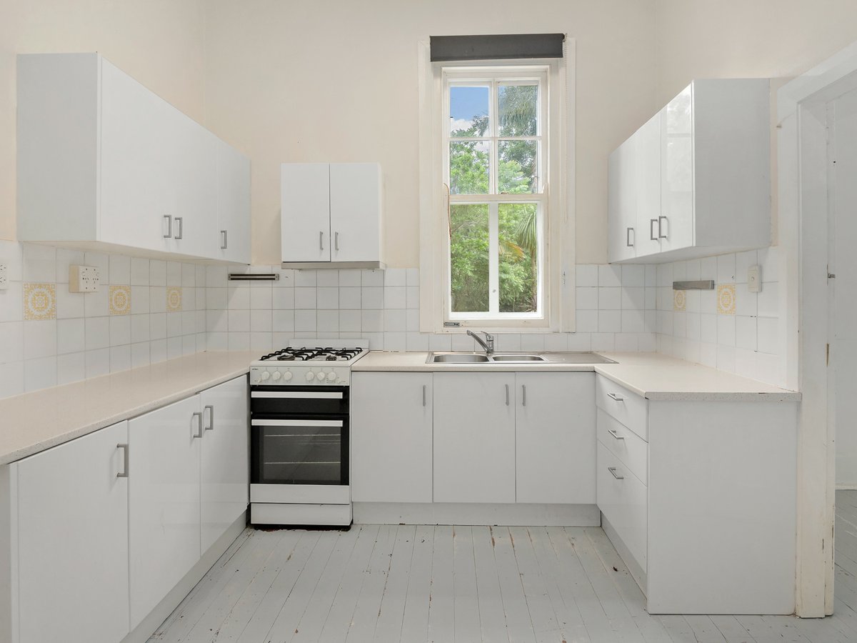 8 Merridong Road, Elanora Heights, NSW 2101 - Image 1