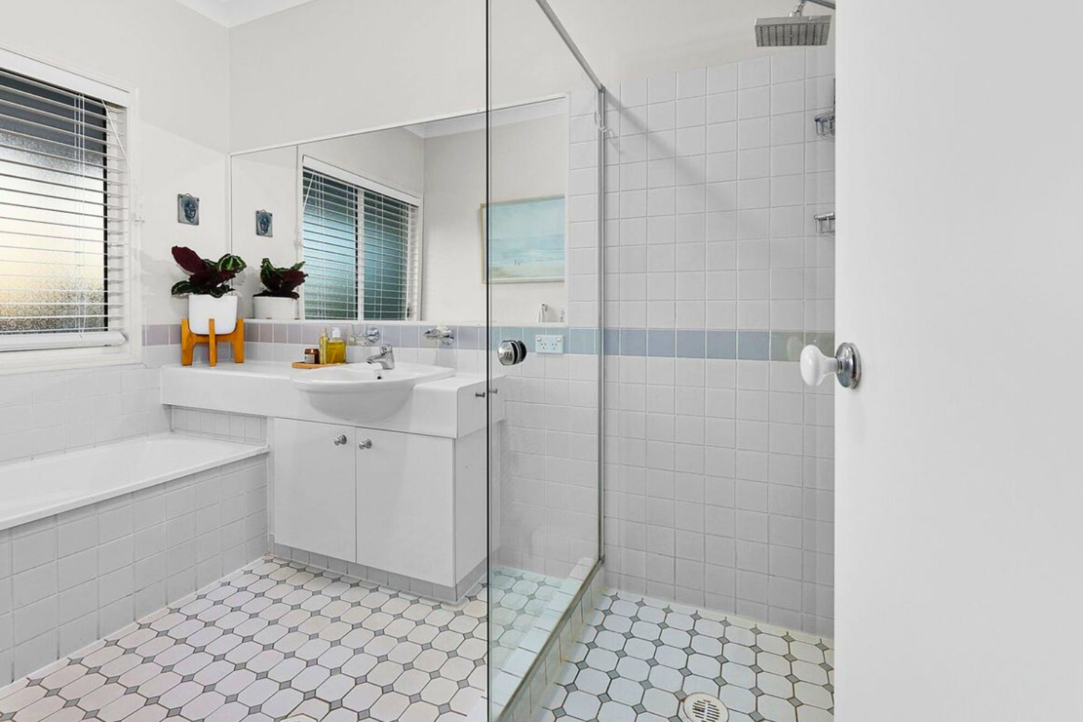 6-bedroom house at 36 PENDULA CIRCUIT, Forest Lake QLD 4078, Brisbane, Queensland