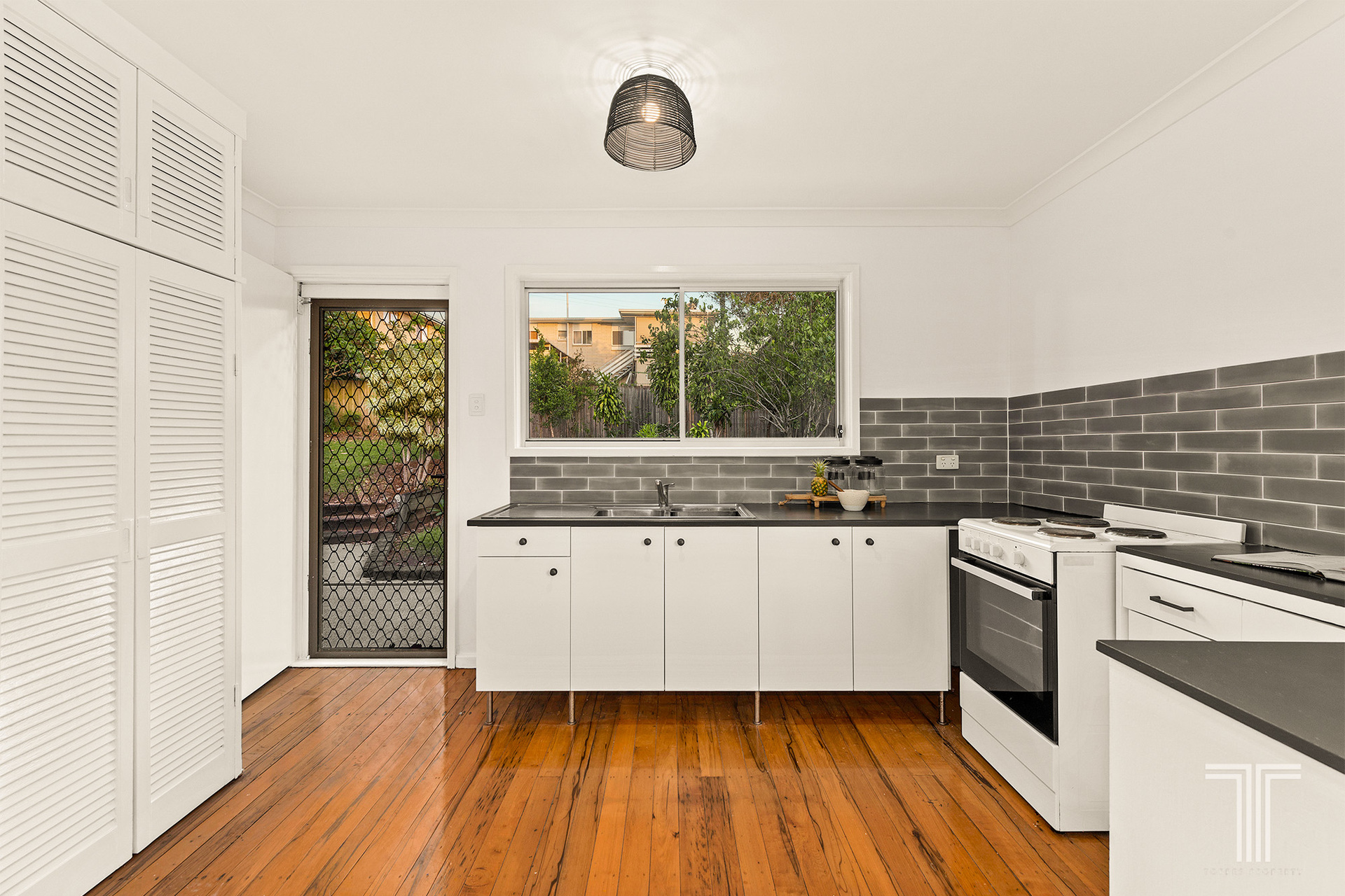 23 LEWANA STREET, Mansfield QLD 4122 - Image 1