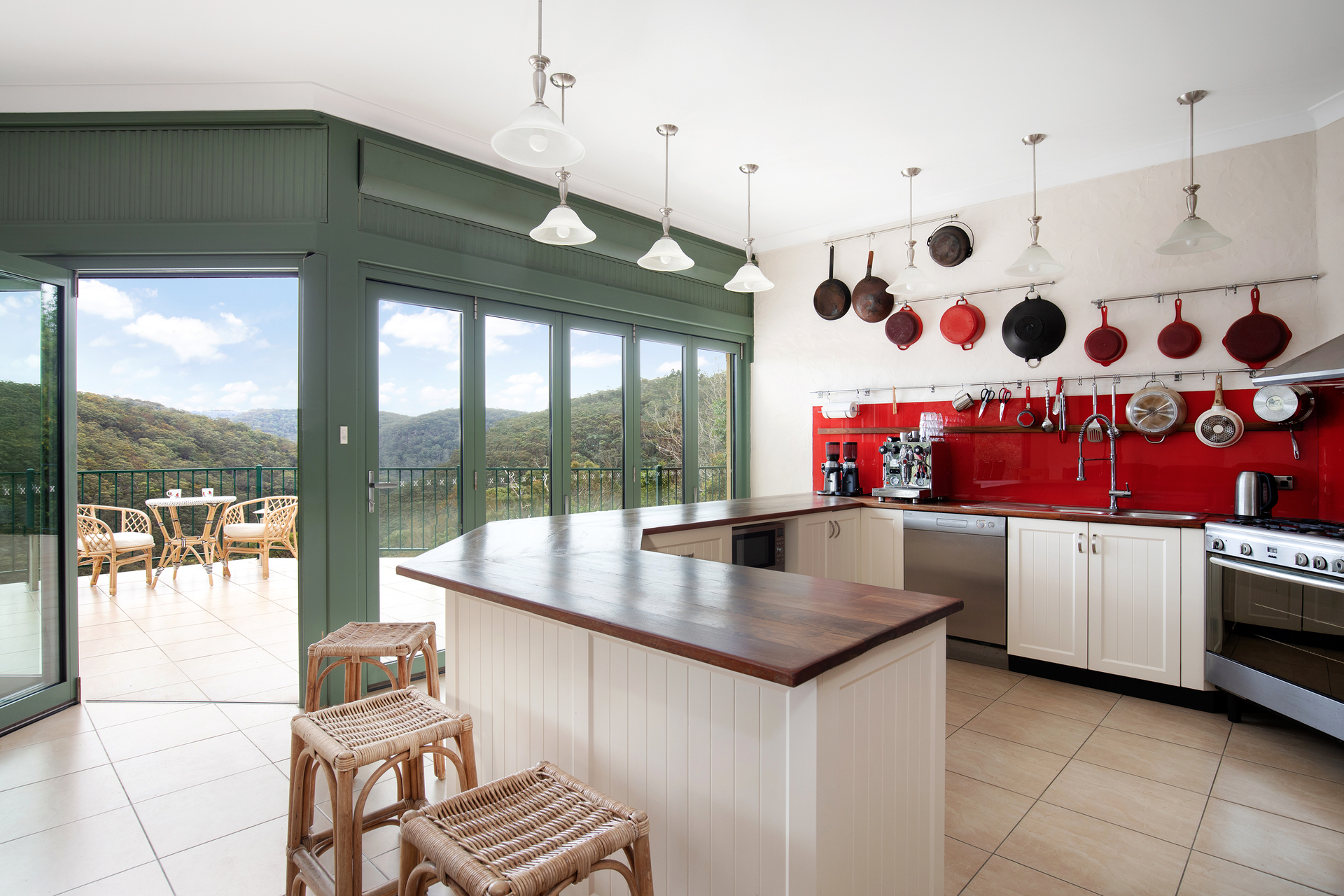 37 Parkes Crescent, Faulconbridge, NSW 2776 - Image 1