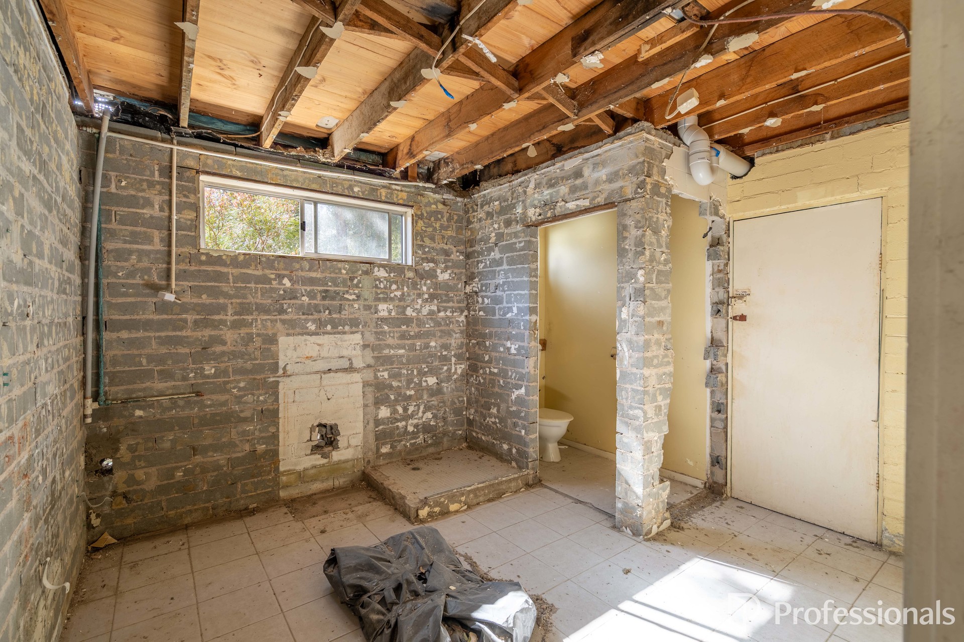 32 -34 Geofrey Avenue, Loch Sport, Vic, 3851 - Image 1