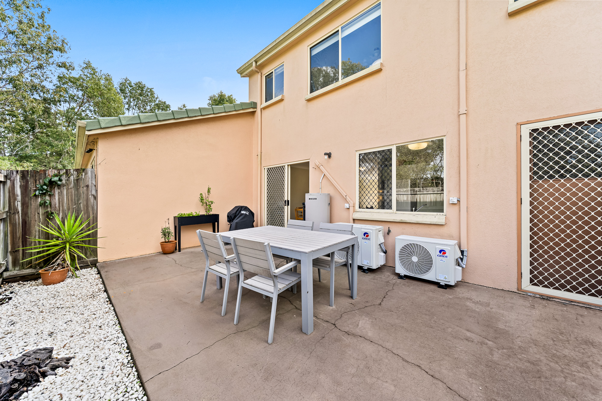 3-bedroom unit at 62 40 GLENEFER STREET, RUNCORN QLD 4113, Brisbane, Queensland