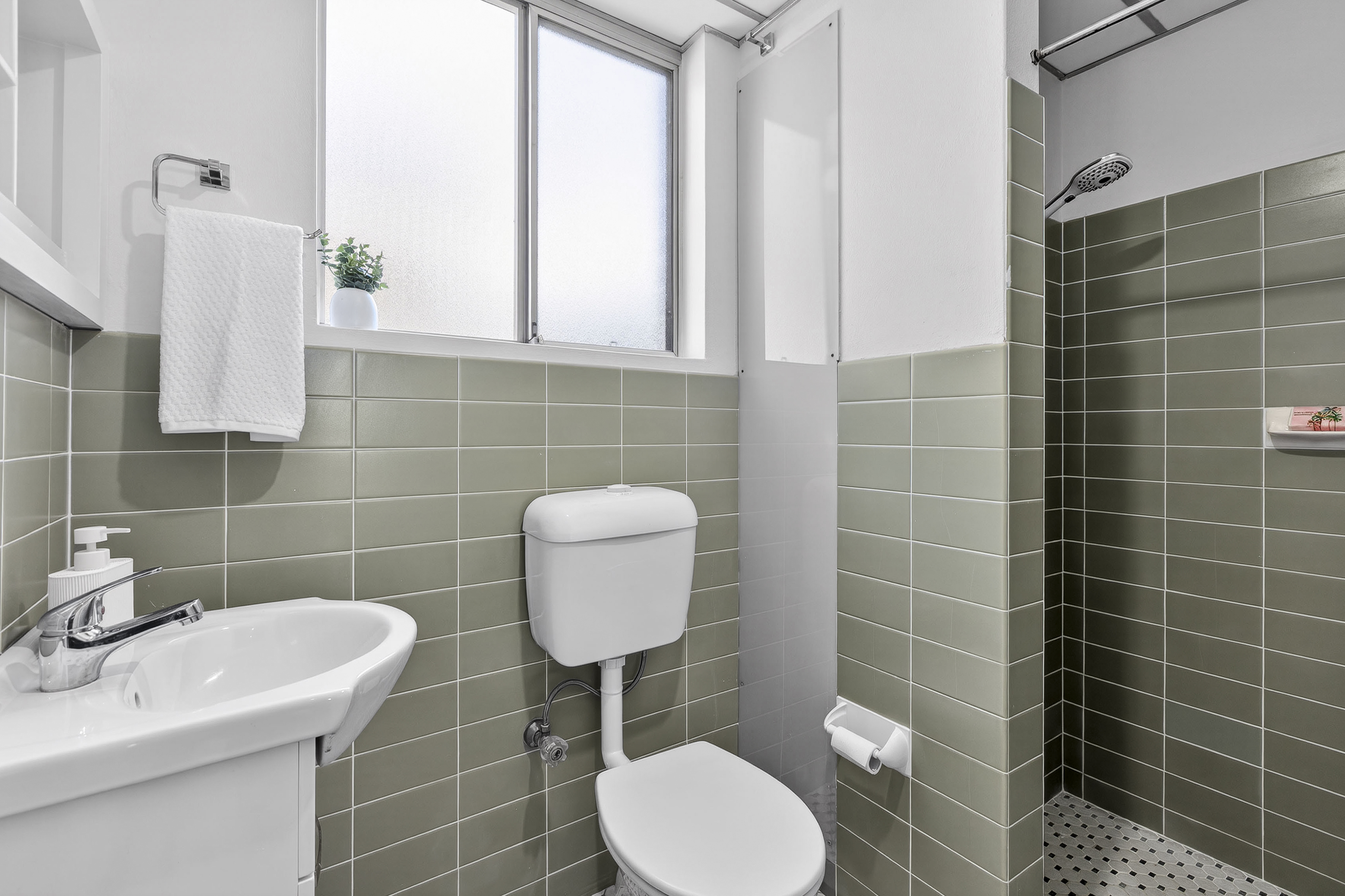 2-bedroom unit at 12/111 Harbord Road, Freshwater, NSW 2096, Northern Beaches, New South Wales