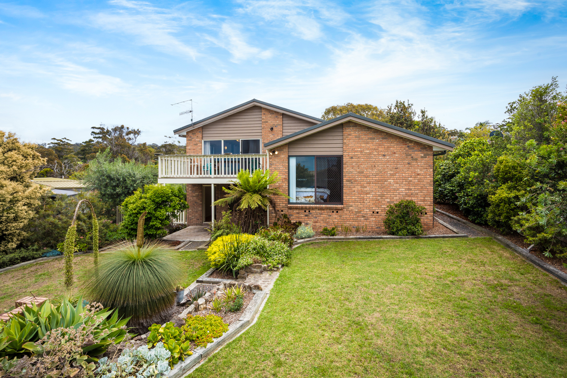 10 HAKEA PLACE, Tura Beach NSW 2548 - Image 2
