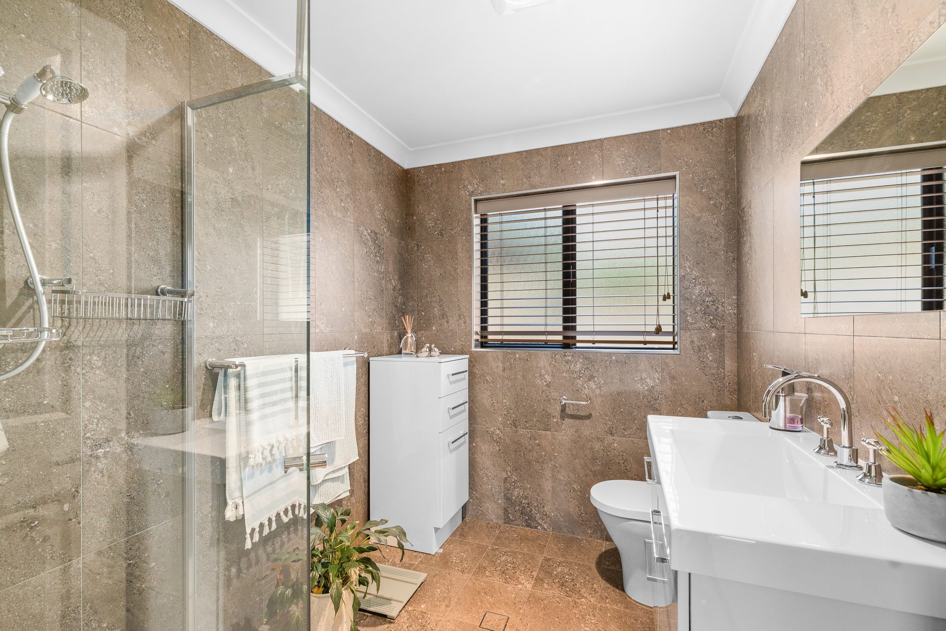 5-bedroom house at 8 Brooklyn Park Road, Kootingal, Nsw, 2352, Tamworth, New South Wales