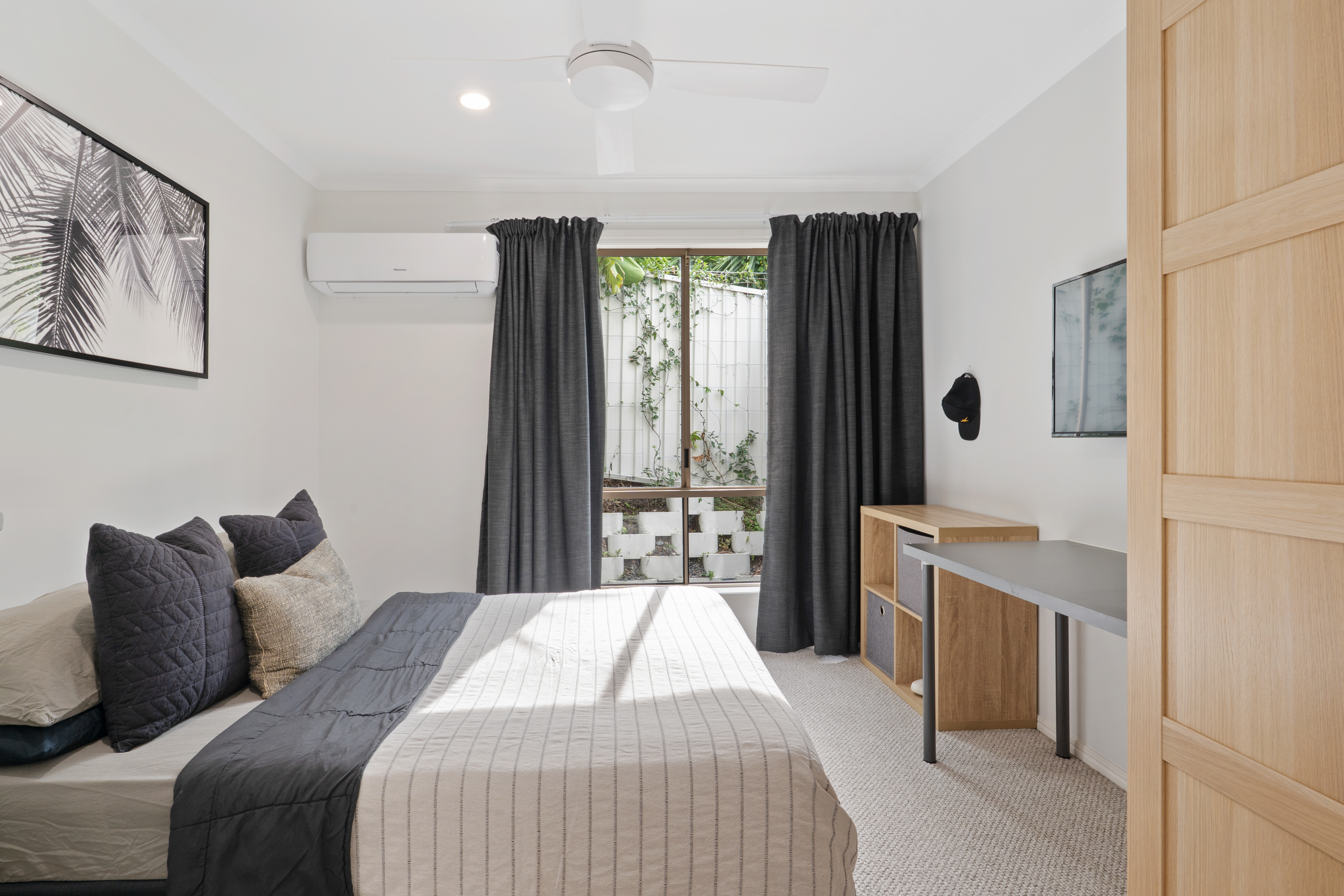 4 FINLEY COURT, Helensvale QLD 4212 - Image 8