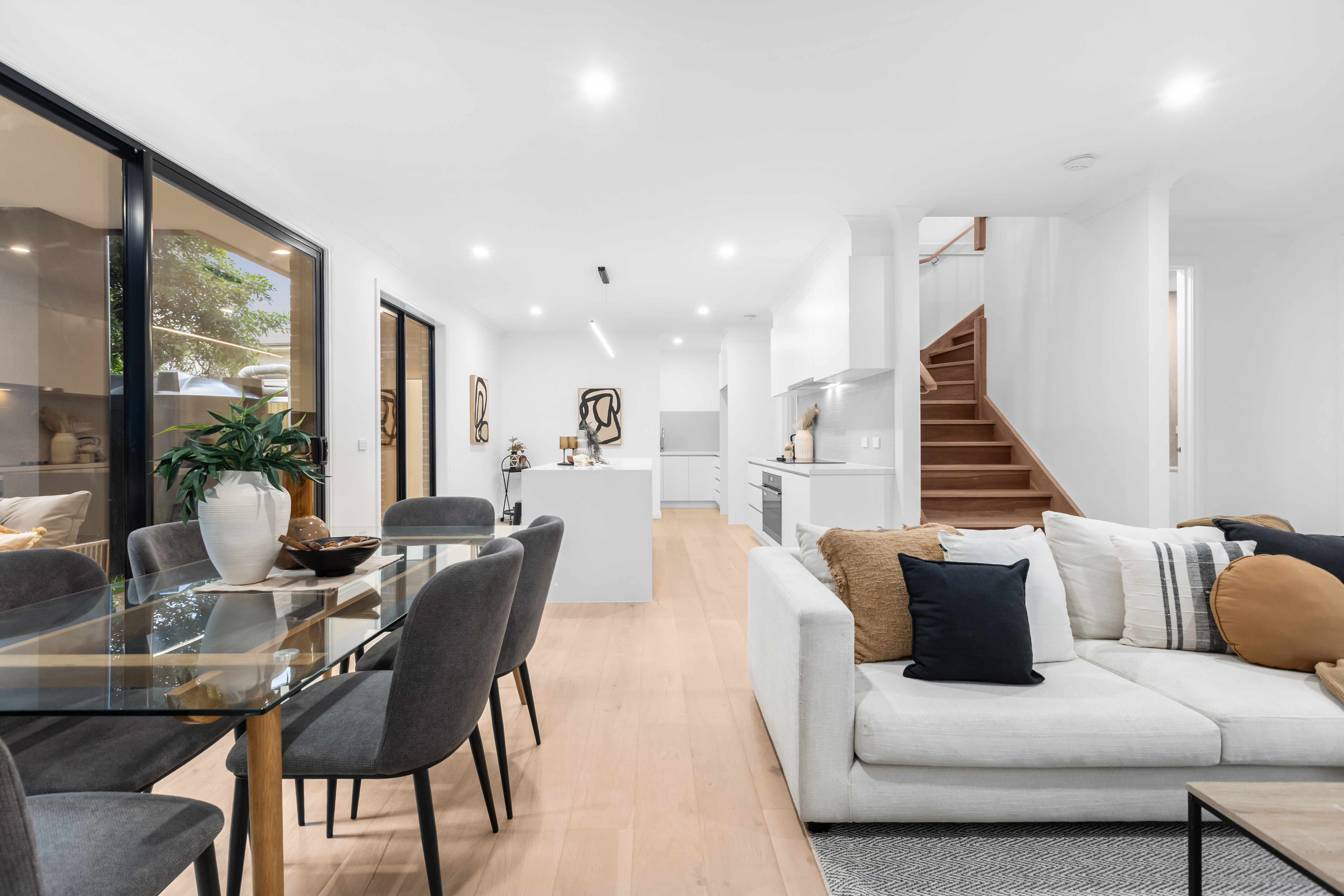 2/2 Belmont Road West, Croydon South, Vic, 3136 - Image 4