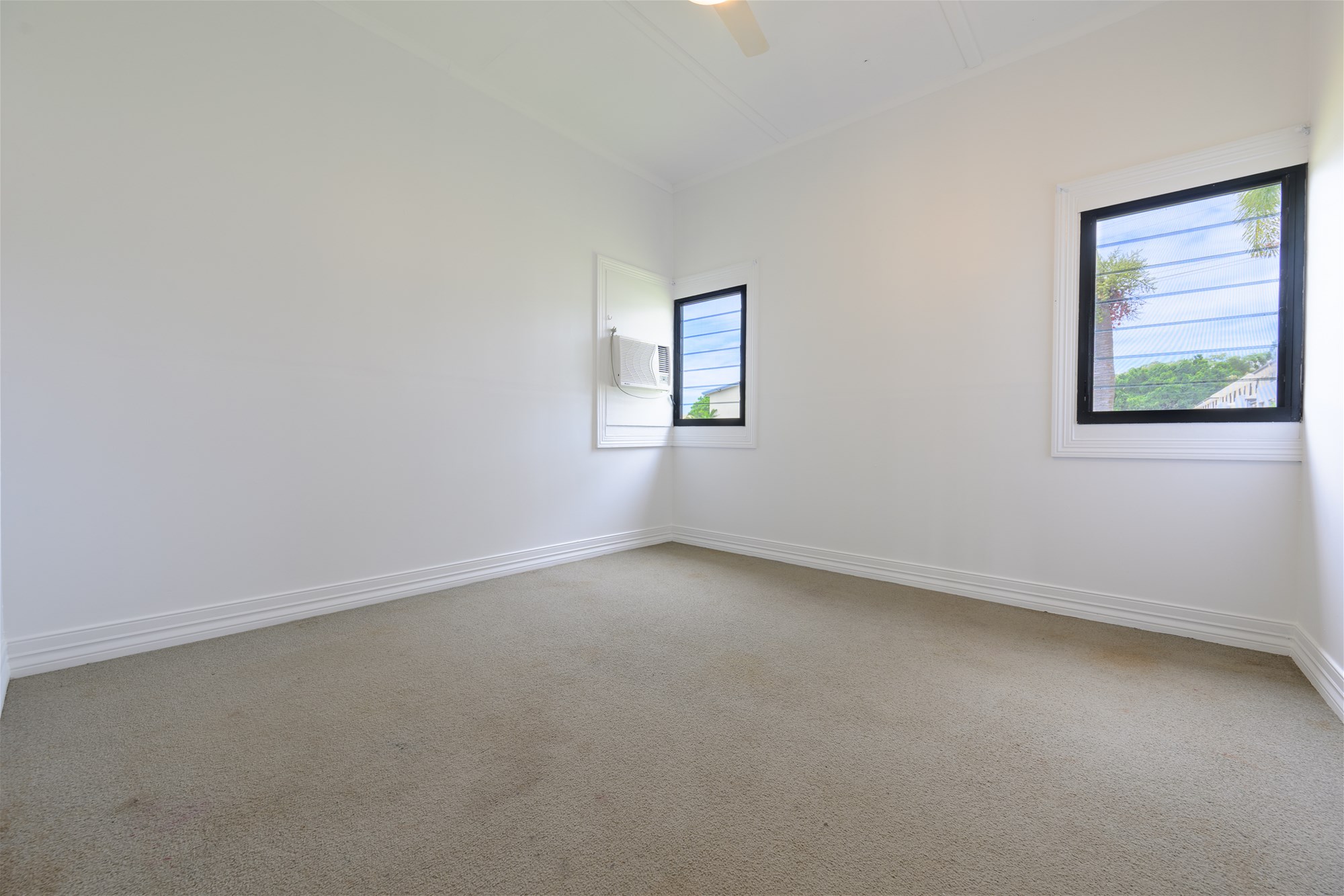16 ROBERTS STREET, South Gladstone QLD 4680 - Image 6