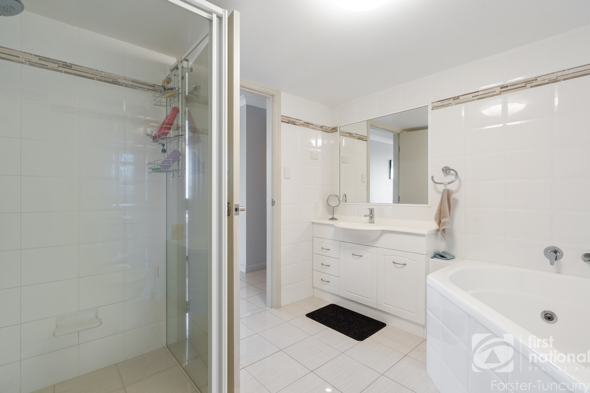 3-bedroom unit at MIRAGE 501 6-10 MANNING STREET, TUNCURRY NSW 2428, Mid-Coast, New South Wales
