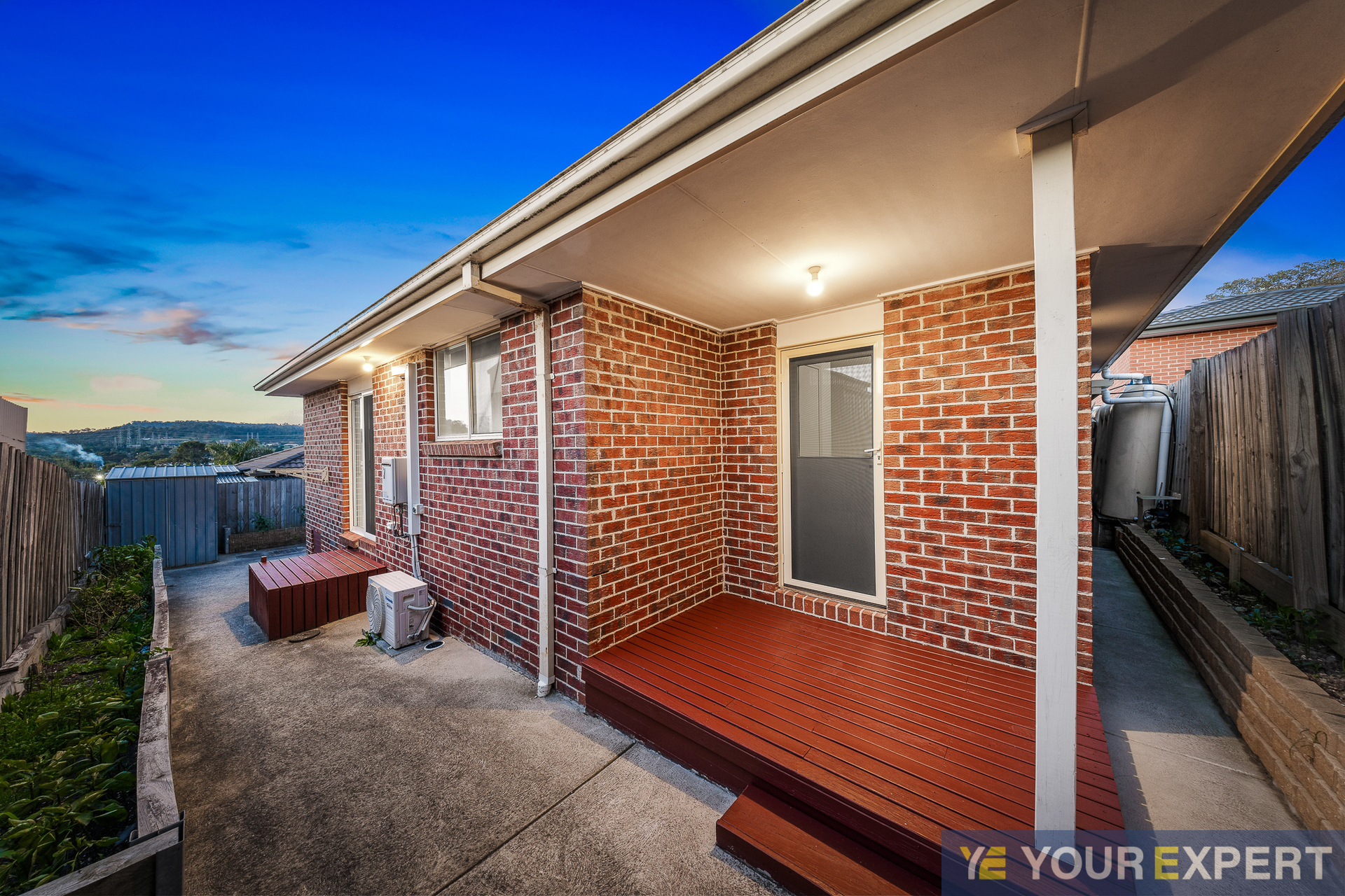 2-bedroom unit at 11 Lachlan Drive, Endeavour Hills, VIC 3802, Casey, Victoria
