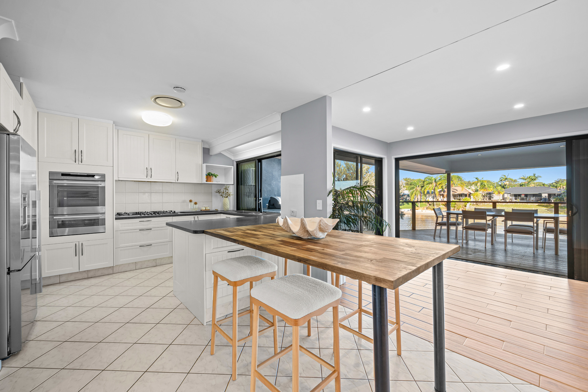 18 MCILWAIN DRIVE, Mermaid Waters QLD 4218 - Image 9