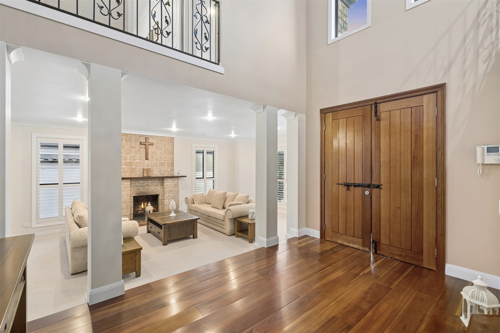 16 REBHOLZ DRIVE, Benowa QLD 4217 - Image 6