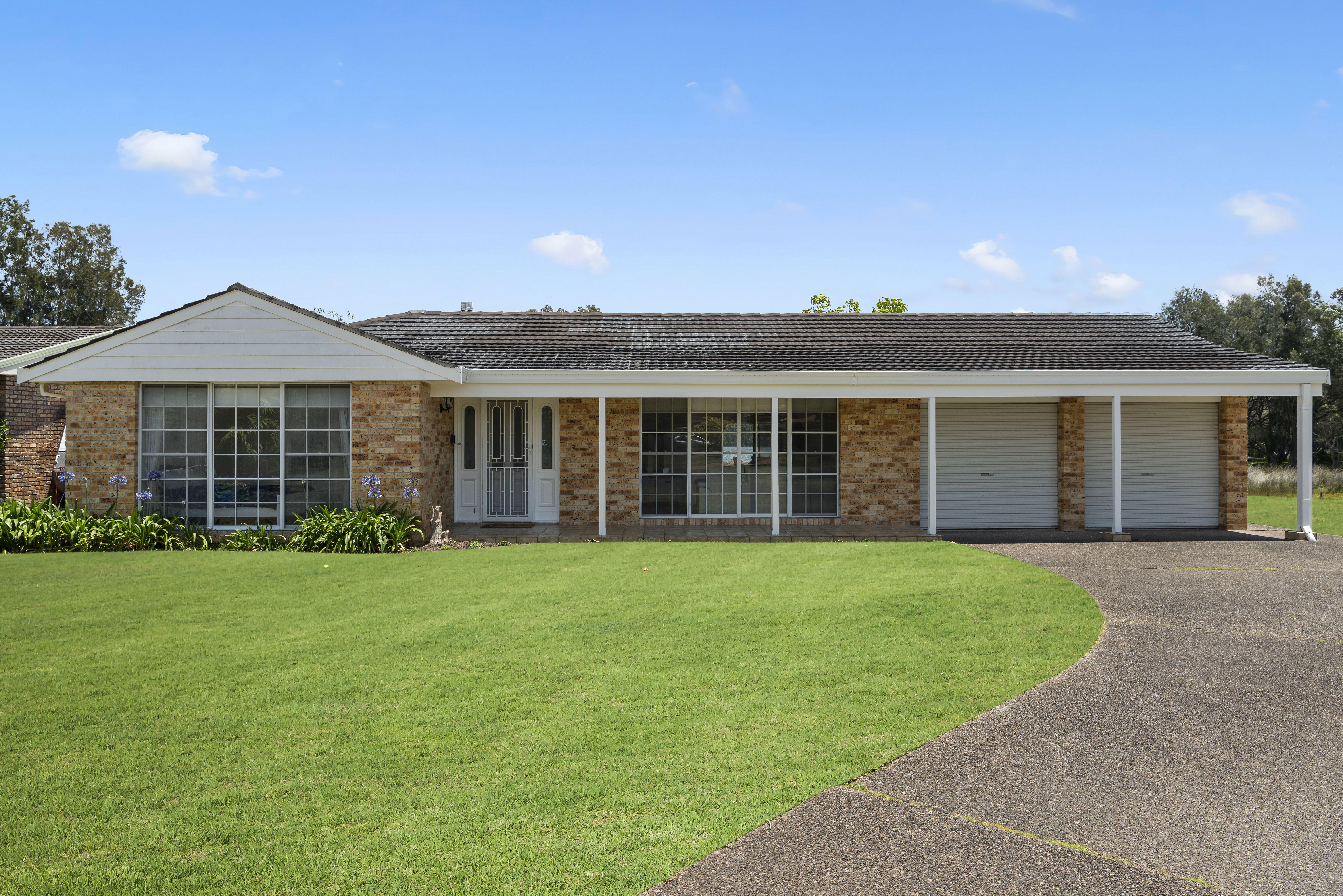 8 Honeysuckle Close, Burrill Lake, NSW 2539 - Image 1