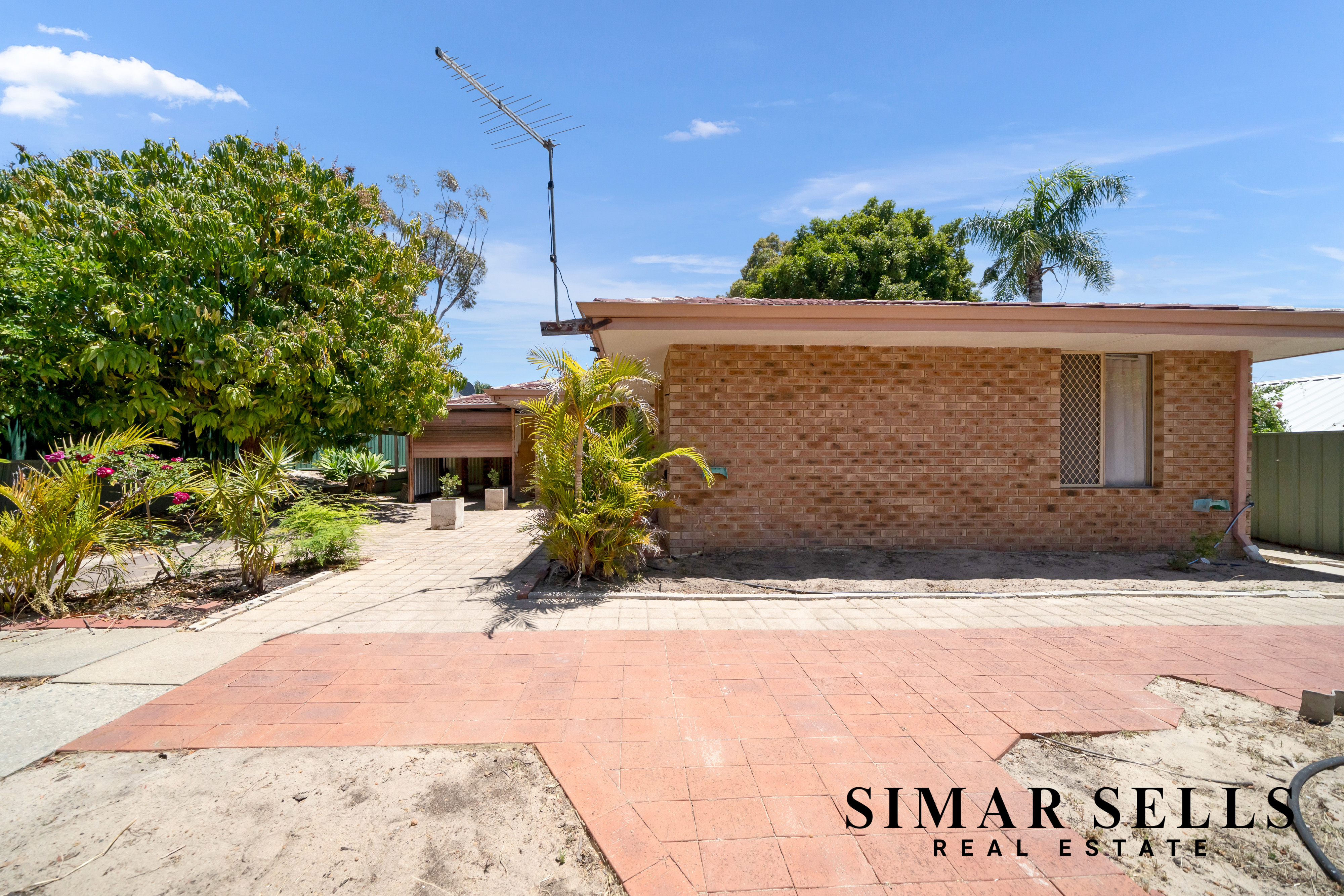 123 BLACKADDER ROAD, Swan View WA 6056 - Image 1