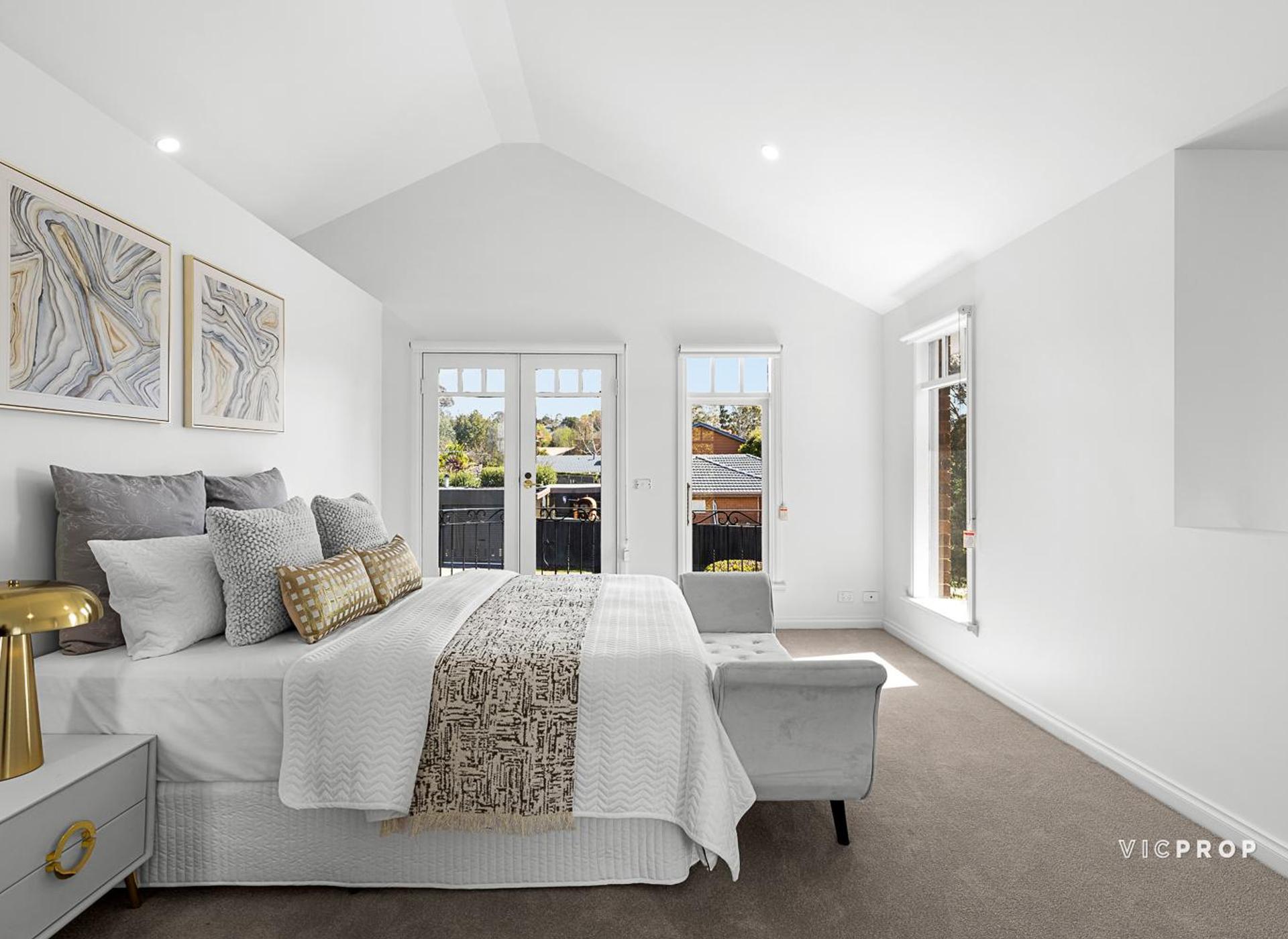 140 MARTINS LANE, Viewbank VIC 3084 - Image 1