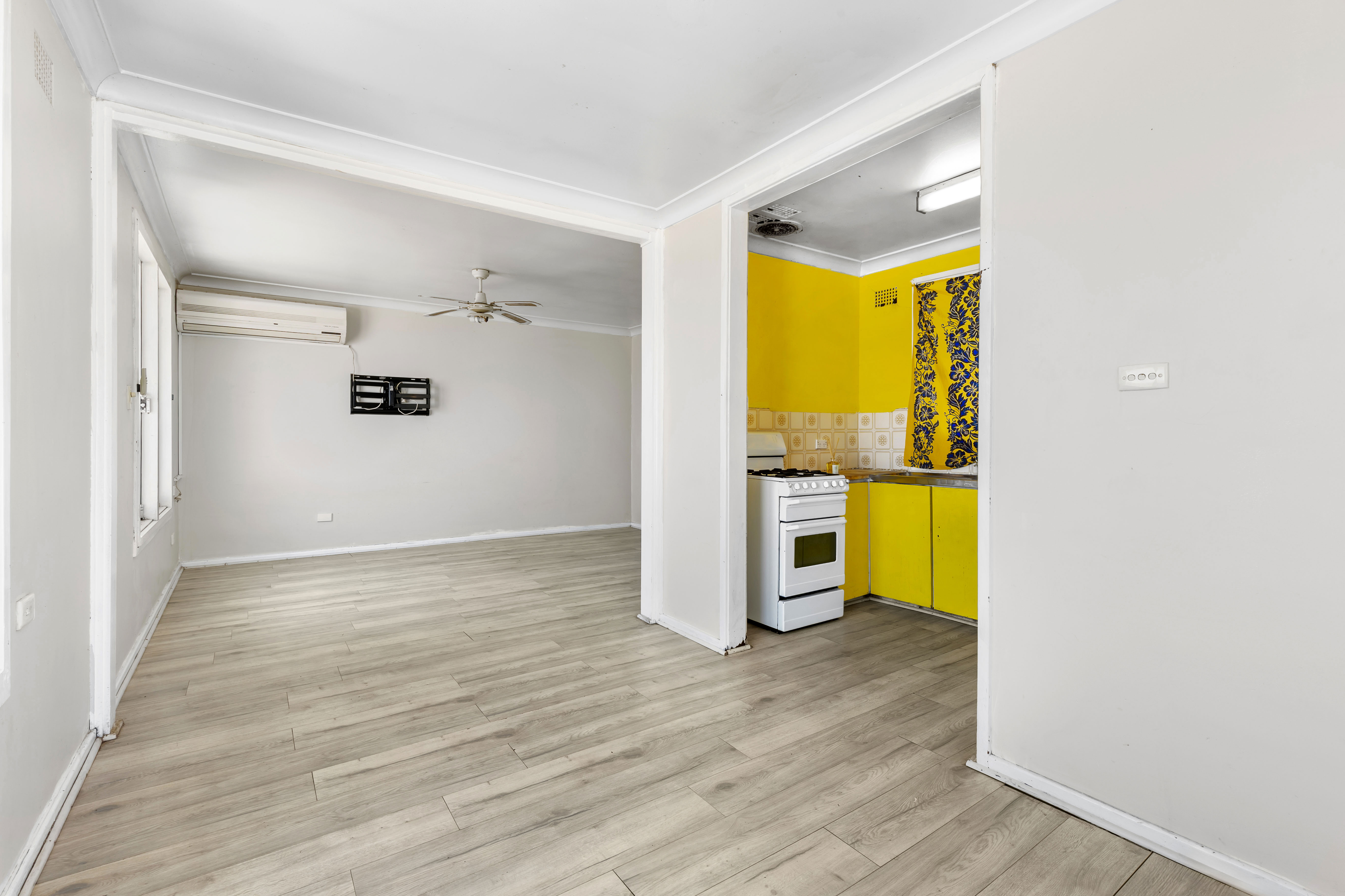 12 Basildon Place, Hebersham, NSW 2770 - Image 2