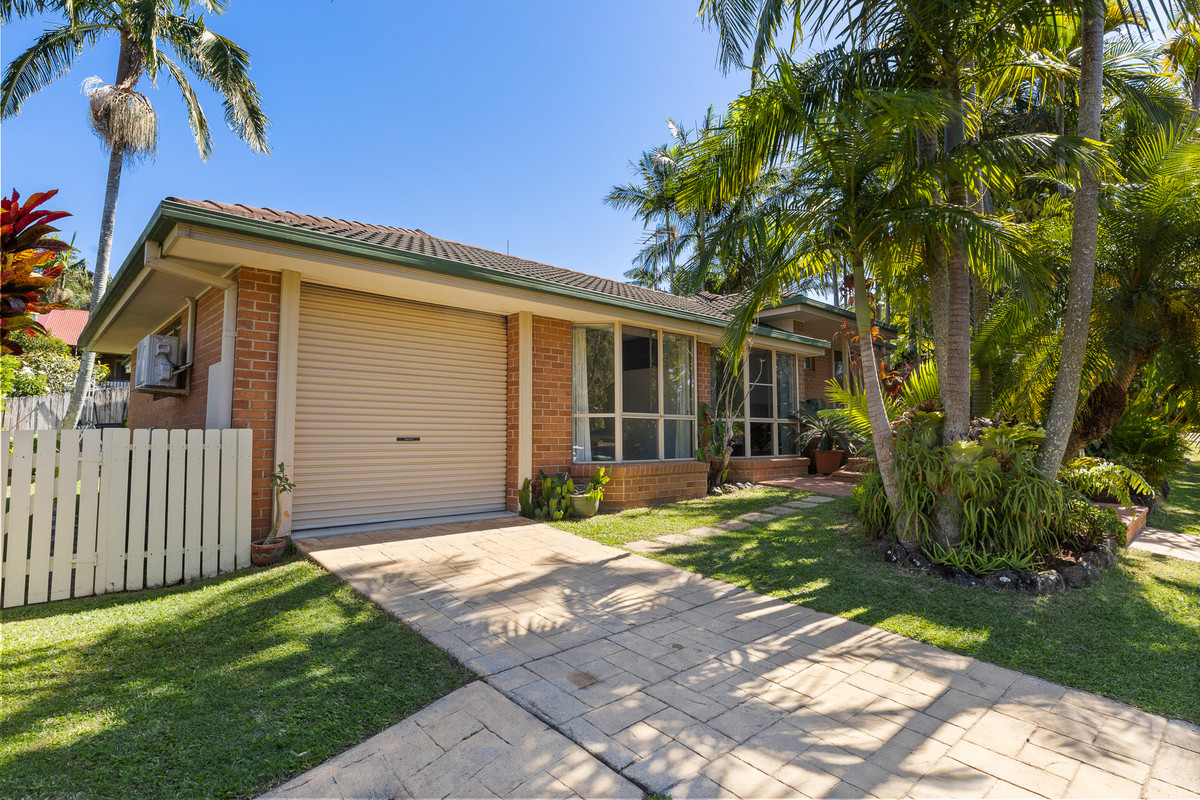 1/2 Hazelwood Close, Suffolk Park, NSW 2481 - Image 2
