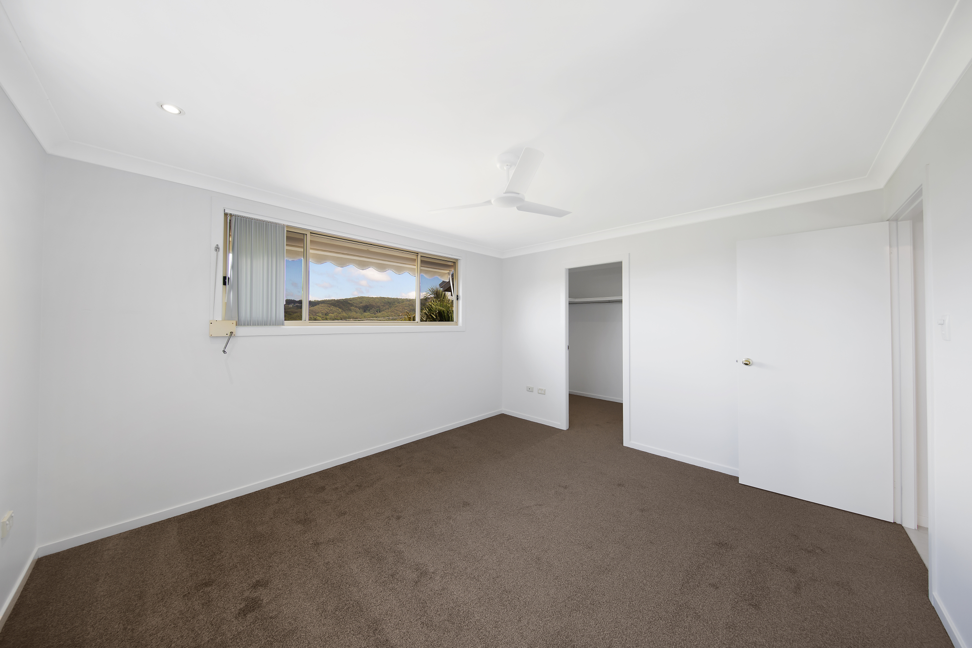 5-bedroom house at 21 Highview Street, Tumbi Umbi, NSW 2261, , New South Wales