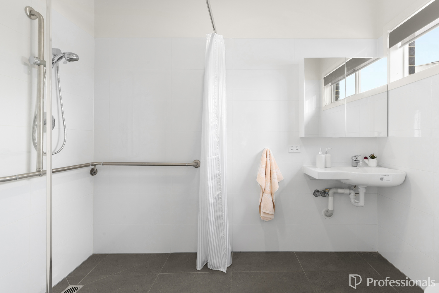 15 Kangaroo Paw Court, Taylors Lakes, Vic, 3038 - Image 1