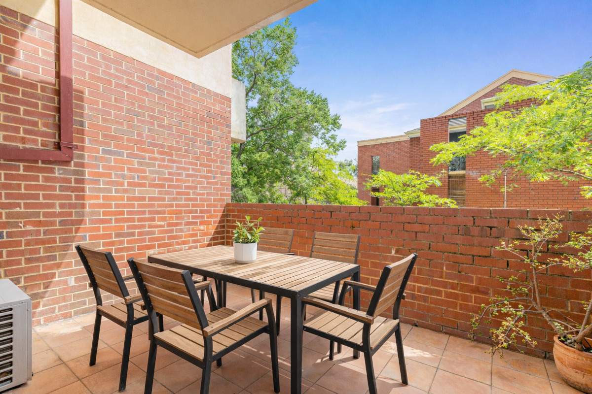 4/102 Goderich Street, East Perth, WA 6004 - Image 2