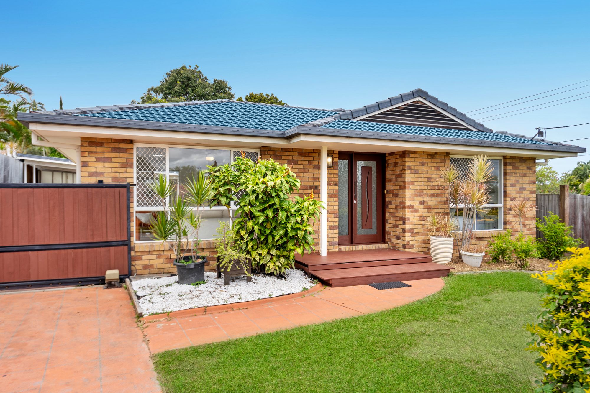 33 JARDINE DRIVE, Springwood QLD 4127 - Image 1