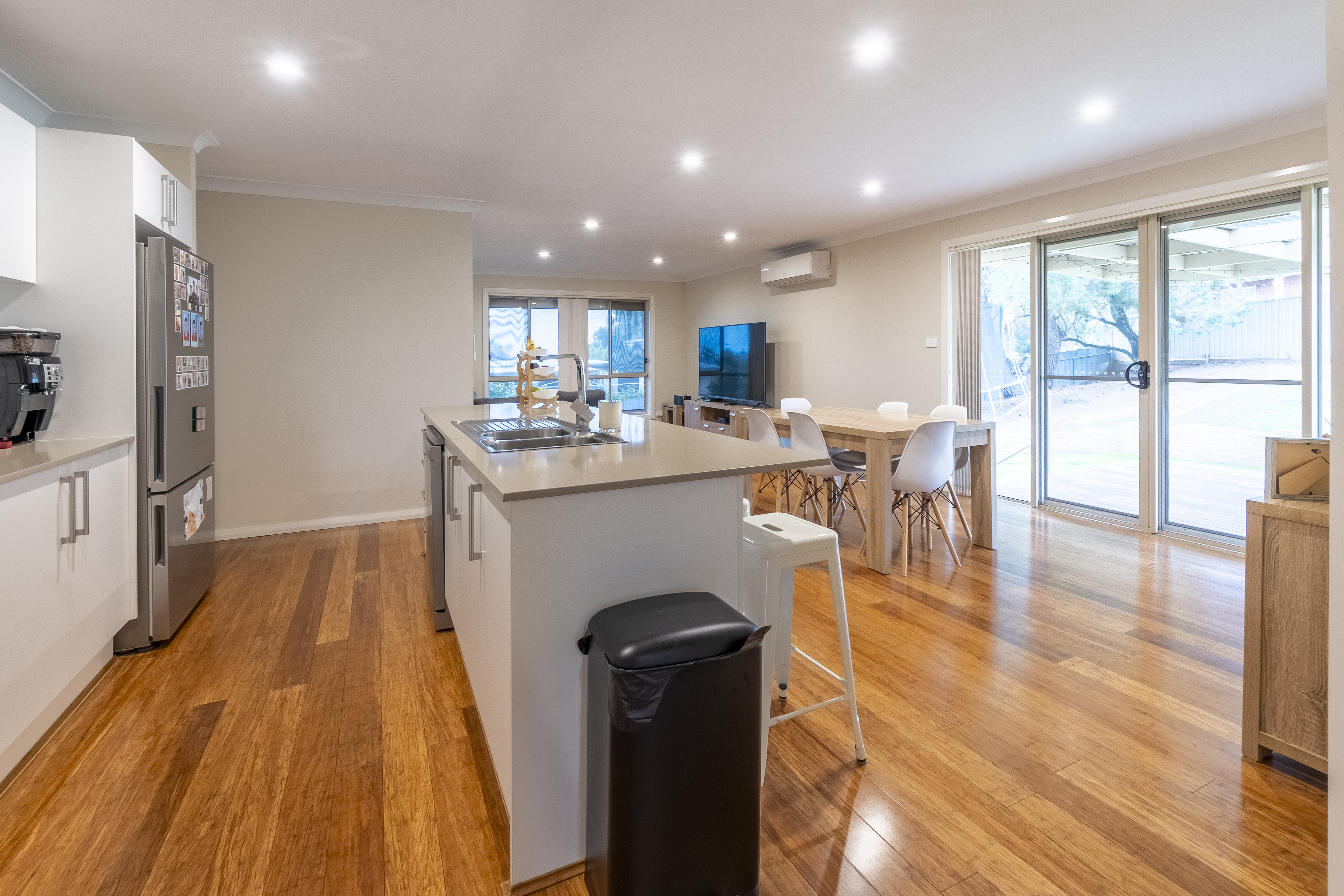 7 Parry Drive, Temora, NSW 2666 - Image 4