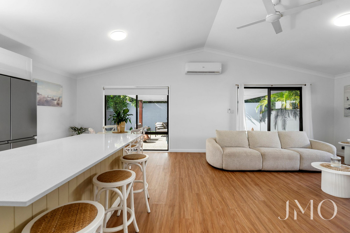 60 SERAFINA DRIVE, Helensvale QLD 4212 - Image 2