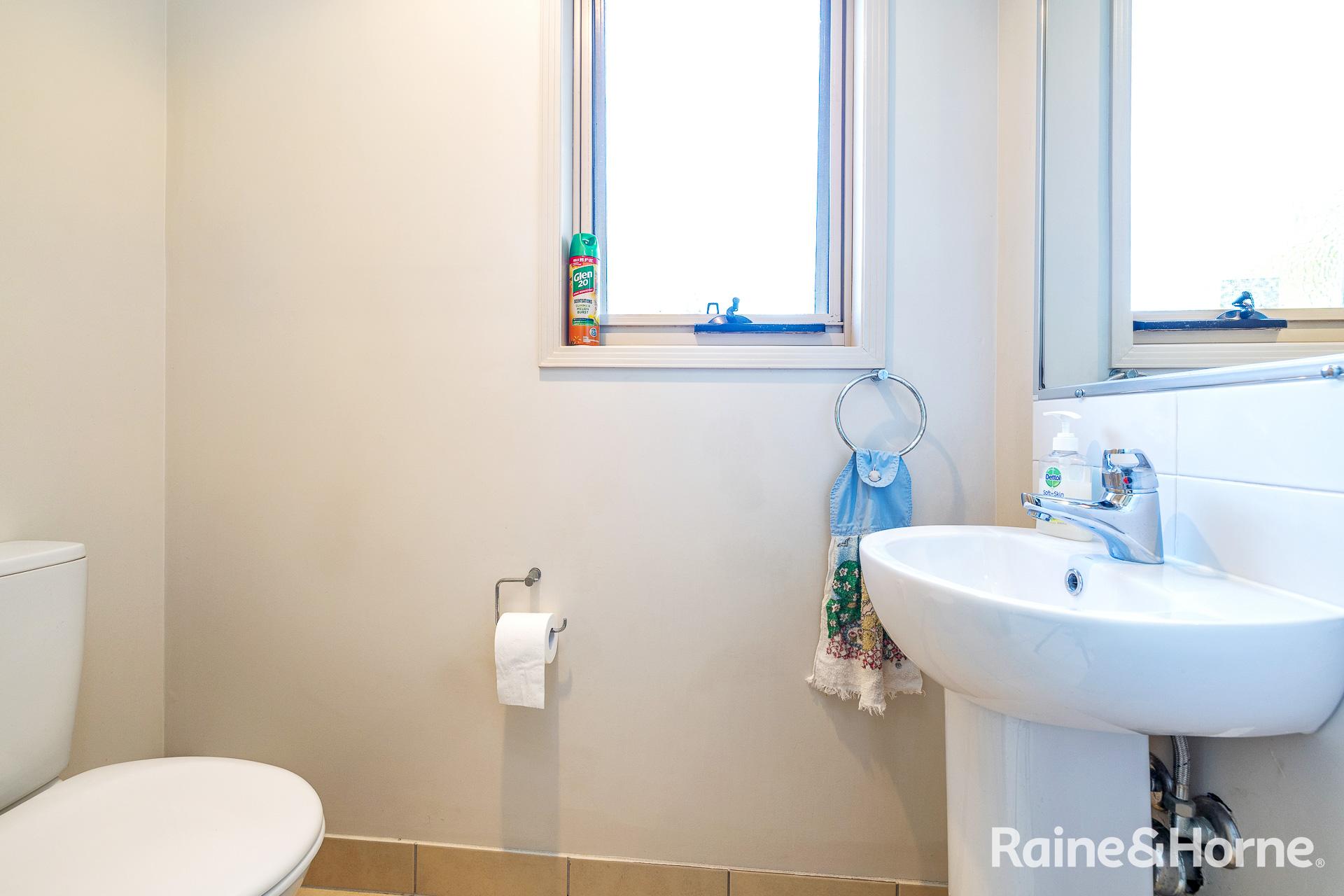 3-bedroom unit at BAY WYNDS 4 25 HOMER STREET, CLEVELAND QLD 4163, Redland, Queensland