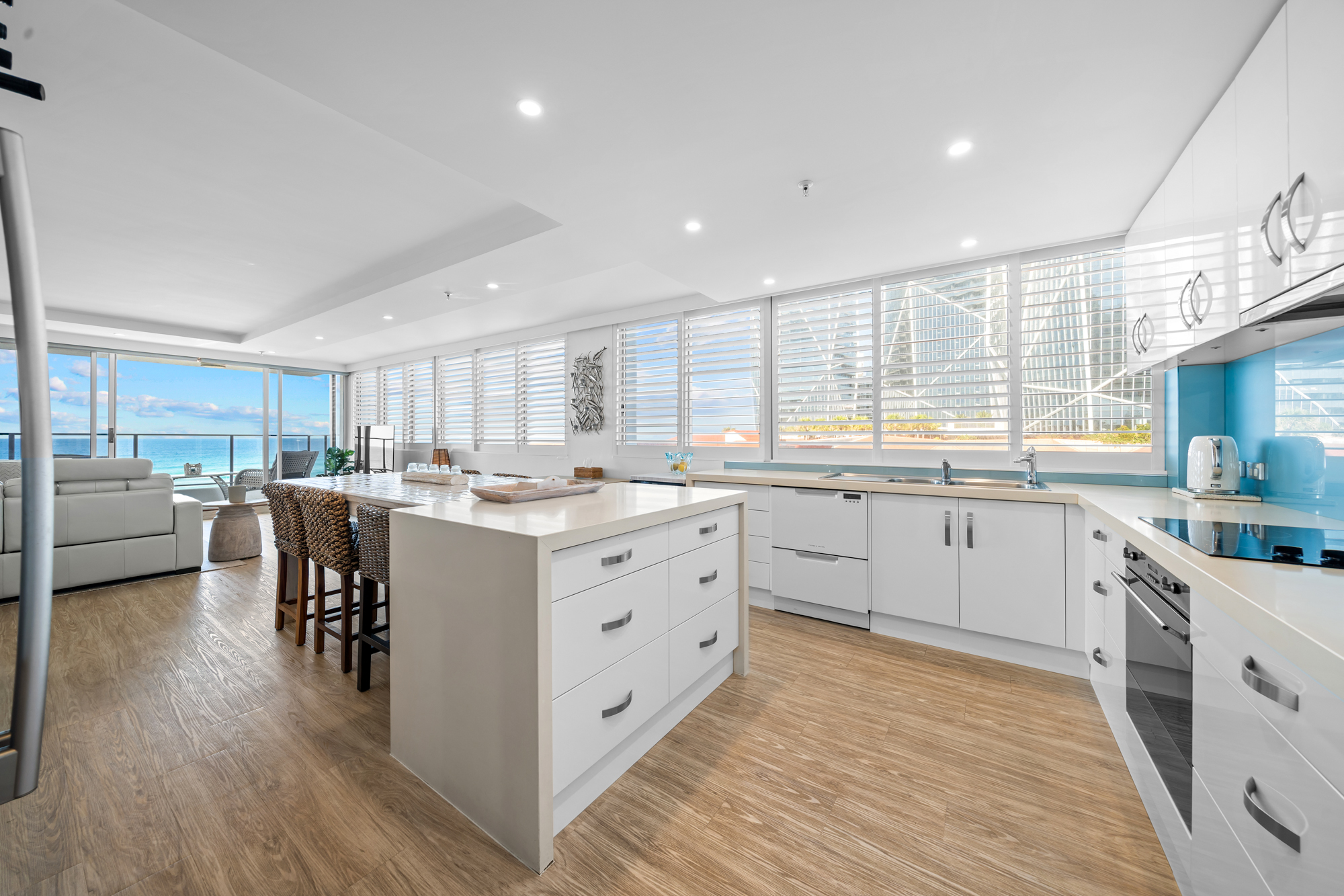 3-bedroom unit at 16 20 Old Burleigh Road, Surfers Paradise QLD 4217, Gold Coast, Queensland