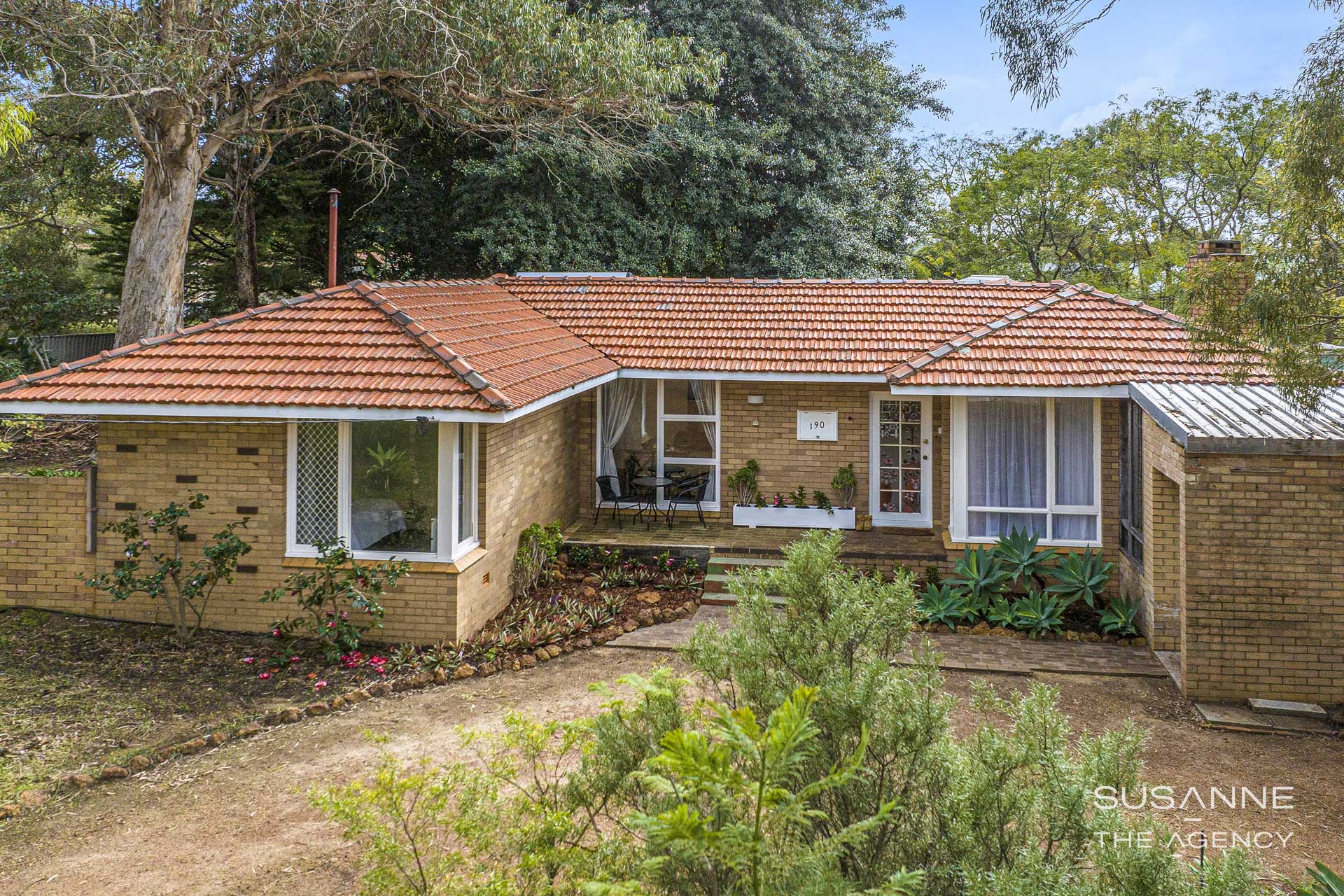 190 Grove Road, Lesmurdie, WA 6076 - Image 2