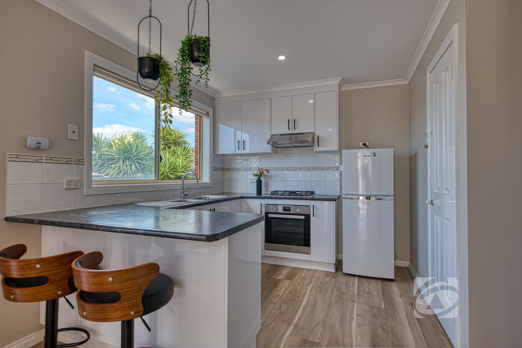 5 3 HALE PLACE, PAKENHAM VIC 3810 - Image 3