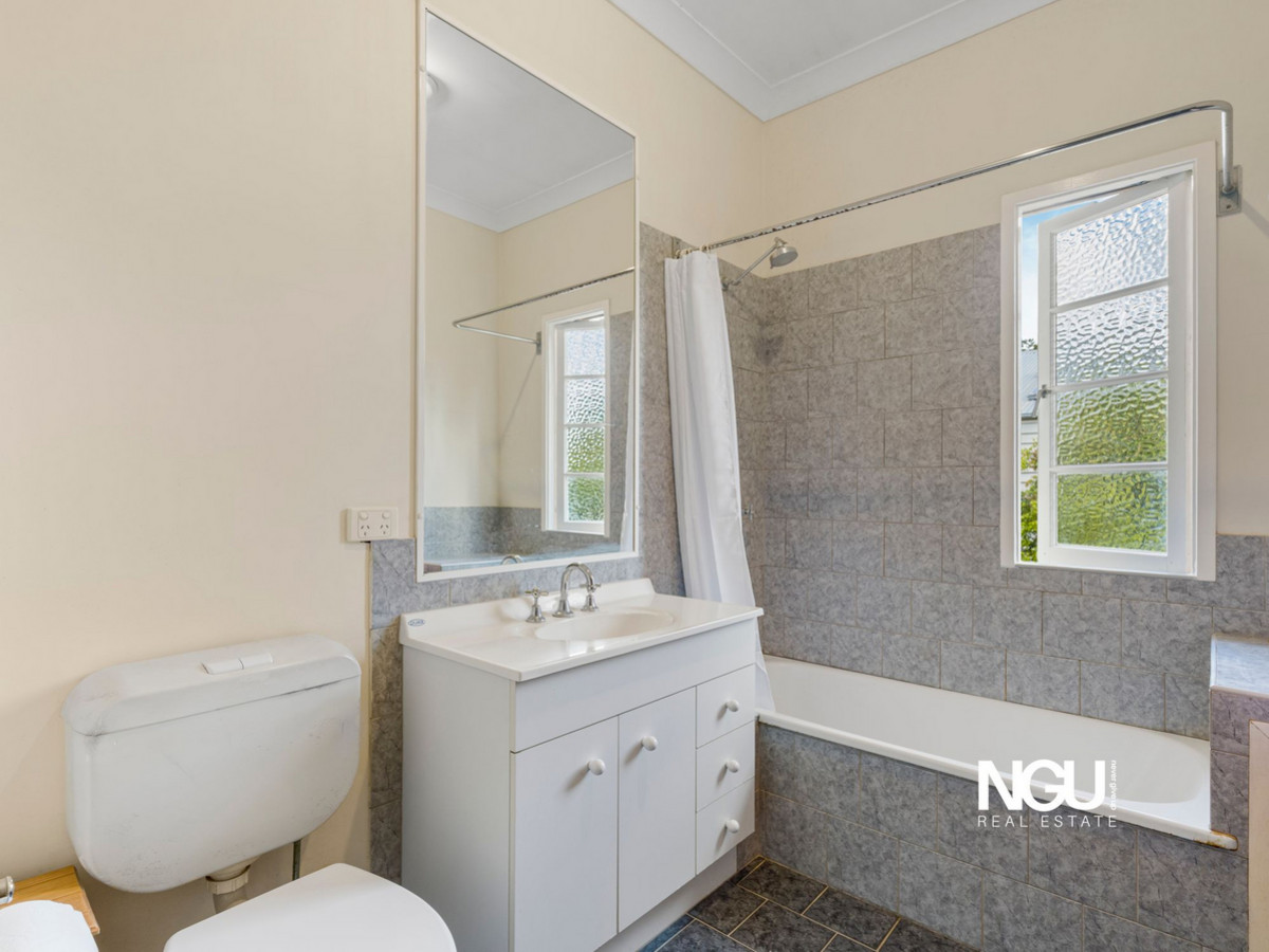 19 HOLT STREET, Brassall QLD 4305 - Image 6