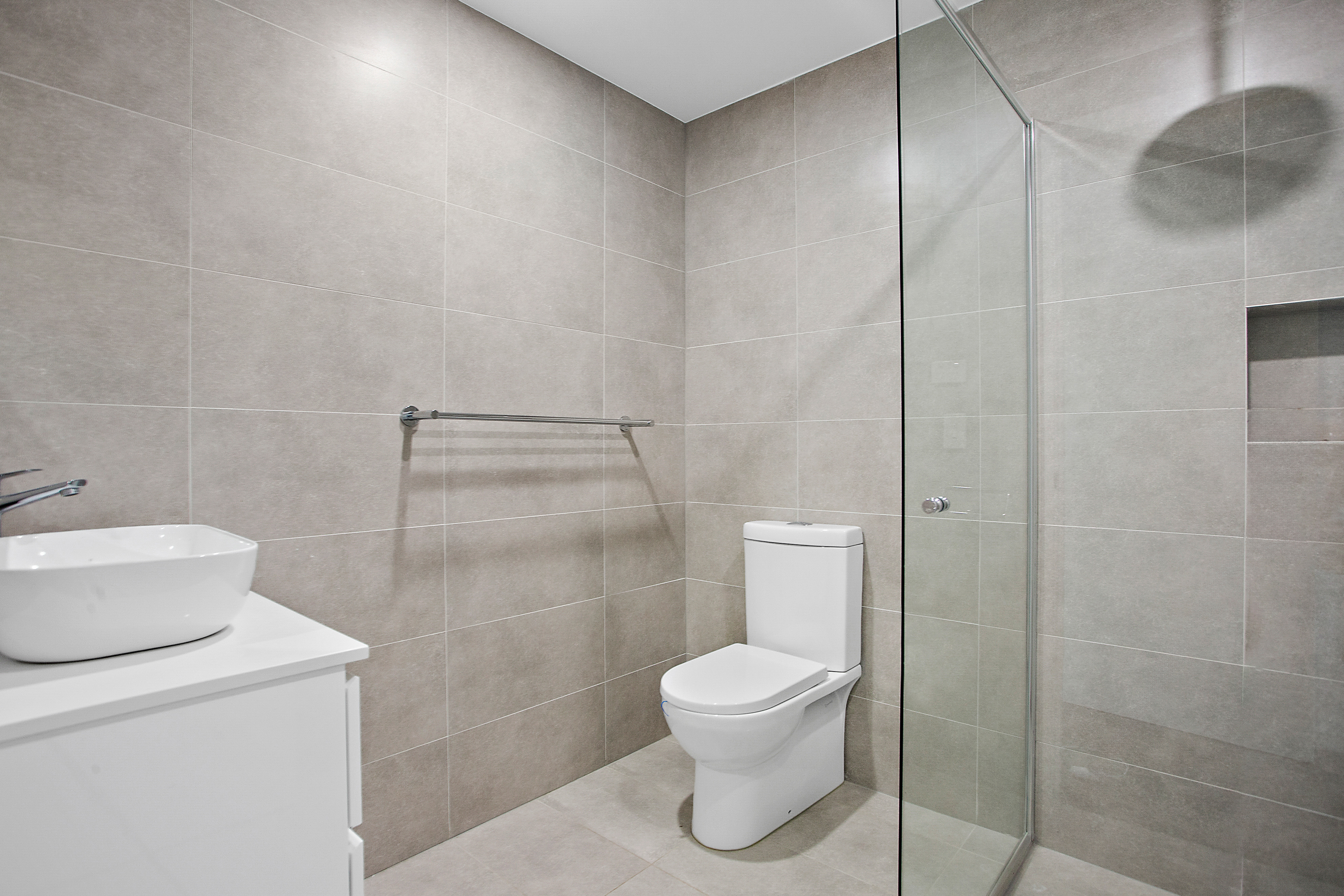 2/8 Fraser Crescent, Albion Park, NSW 2527 - Image 1