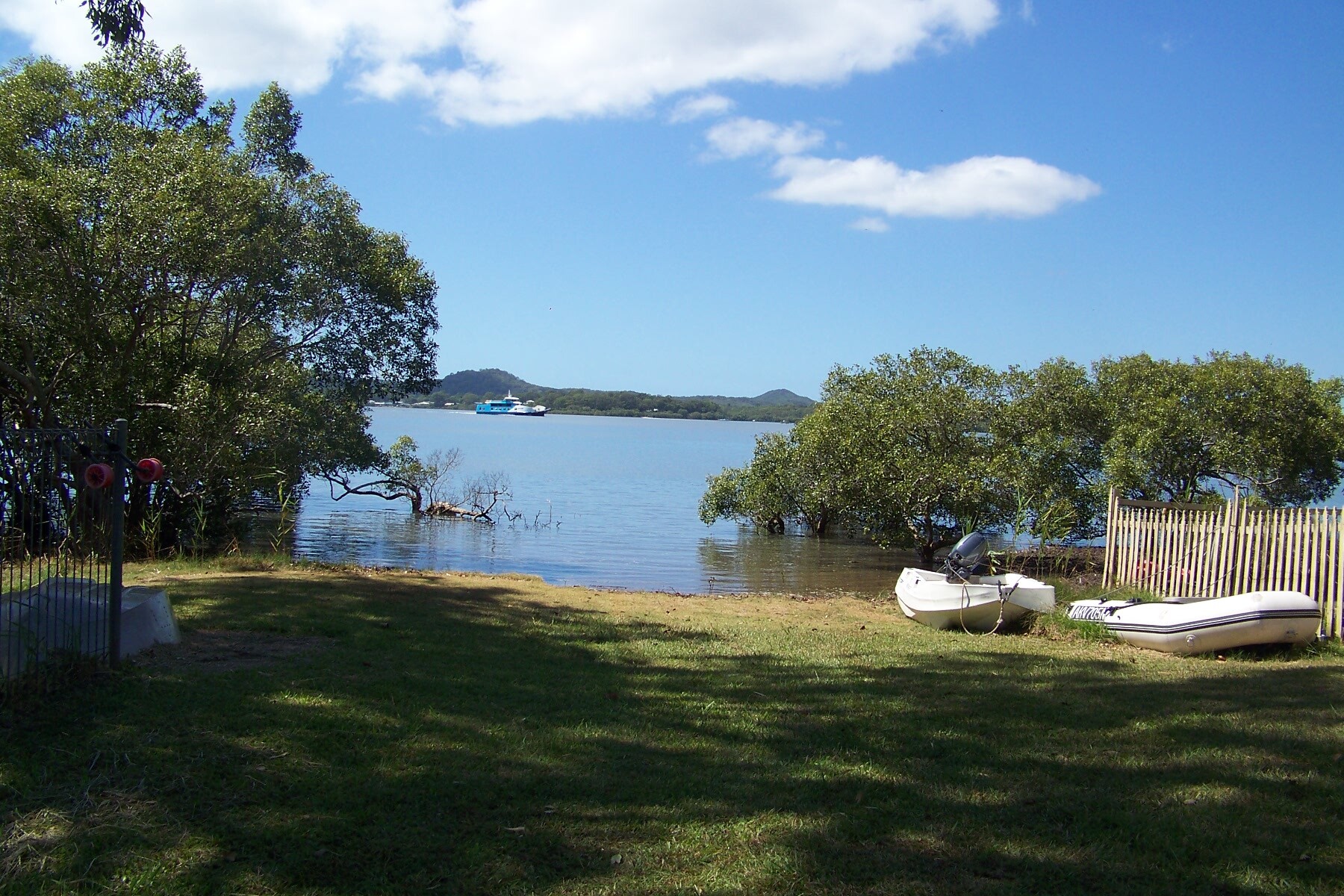 1-bedroom unit at 29 Pine Avenue, Lamb Island, QLD 4184, Redland, Queensland