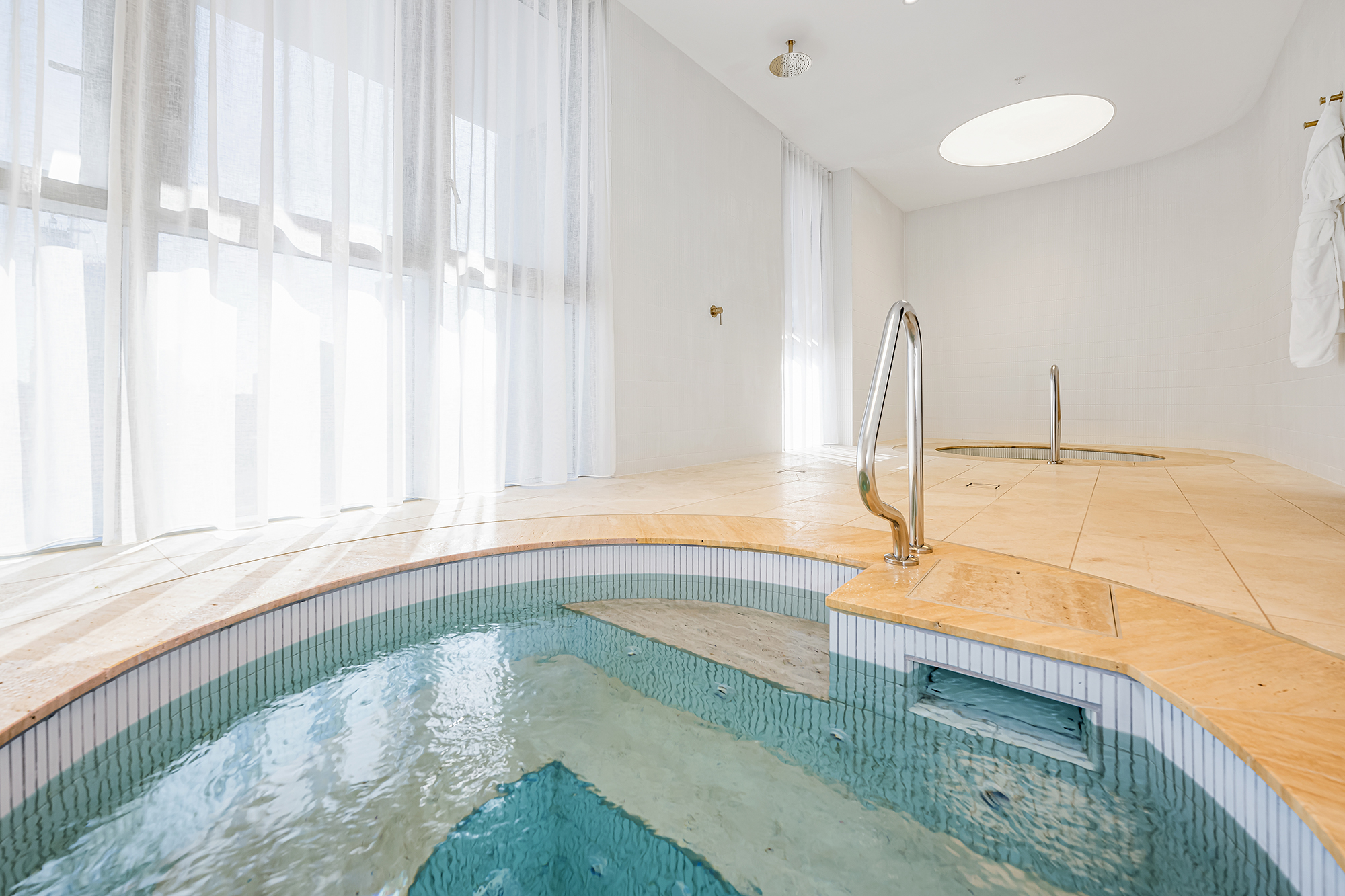4-bedroom unit at 2401/122 Surf Parade, Broadbeach, QLD 4218, Gold Coast, Queensland