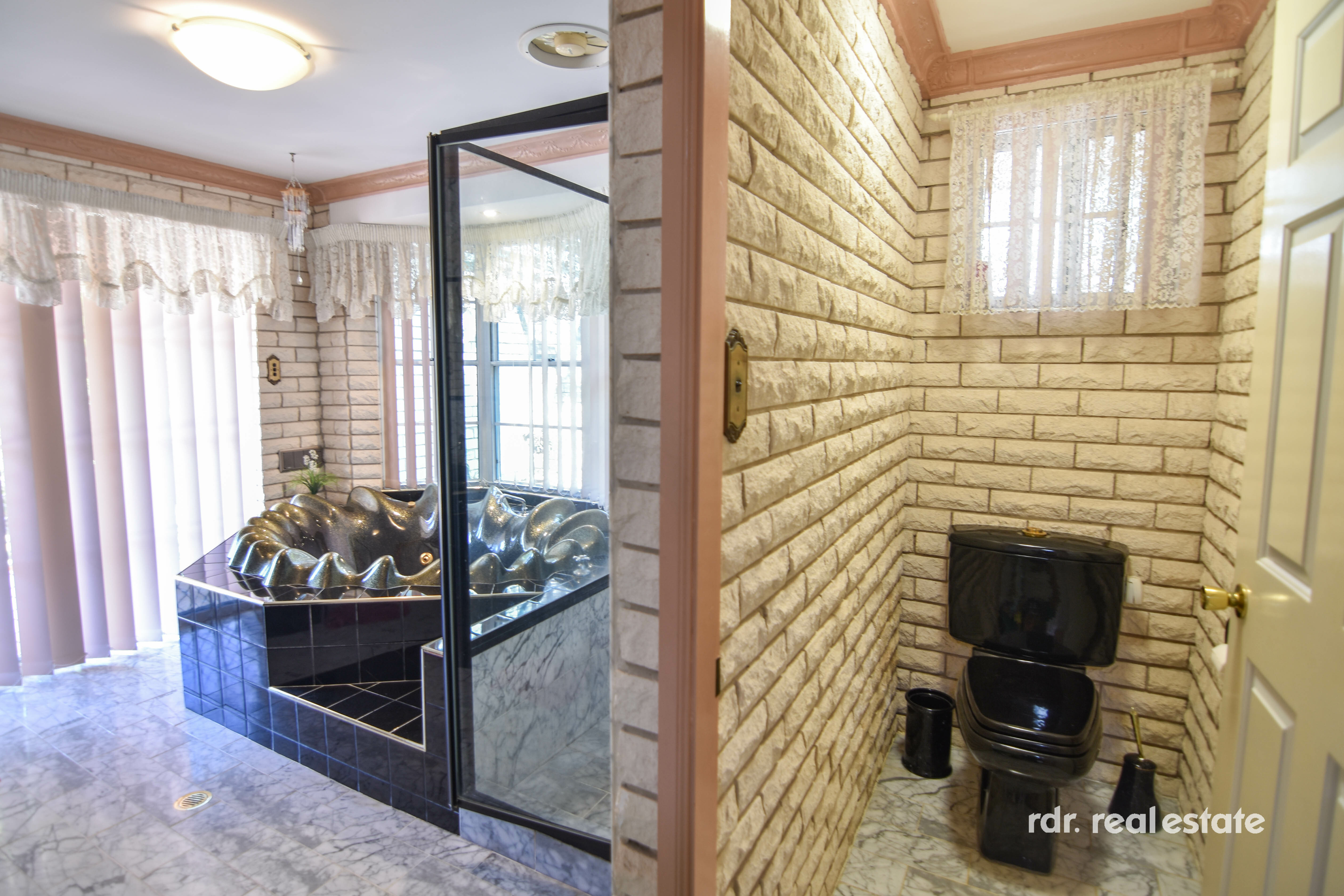 77 Gordon Street, Inverell, NSW 2360 - Image 1