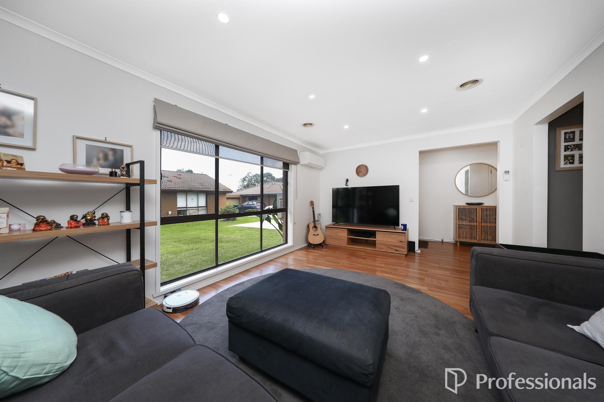 4 8 RESERVE RD WEROAD, MELTON VIC 3337 - Image 2
