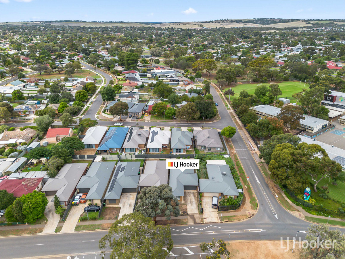 3-bedroom house at 4 Mavros Road, Elizabeth Downs, SA 5113, Playford, South Australia
