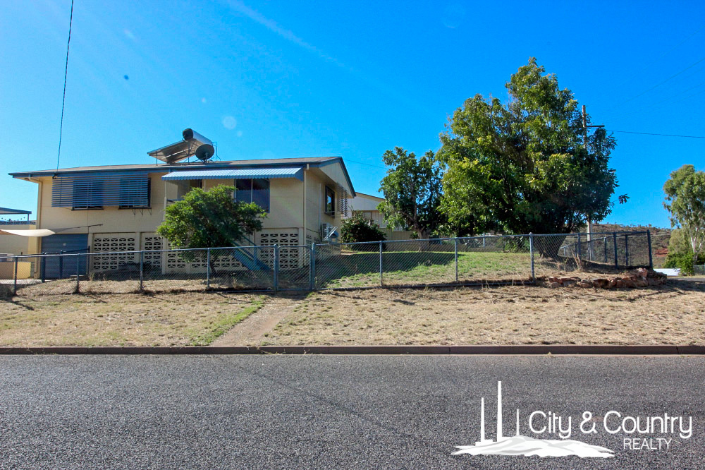 84 Enid Street, Mount Isa, Qld, 4825 - Image 9