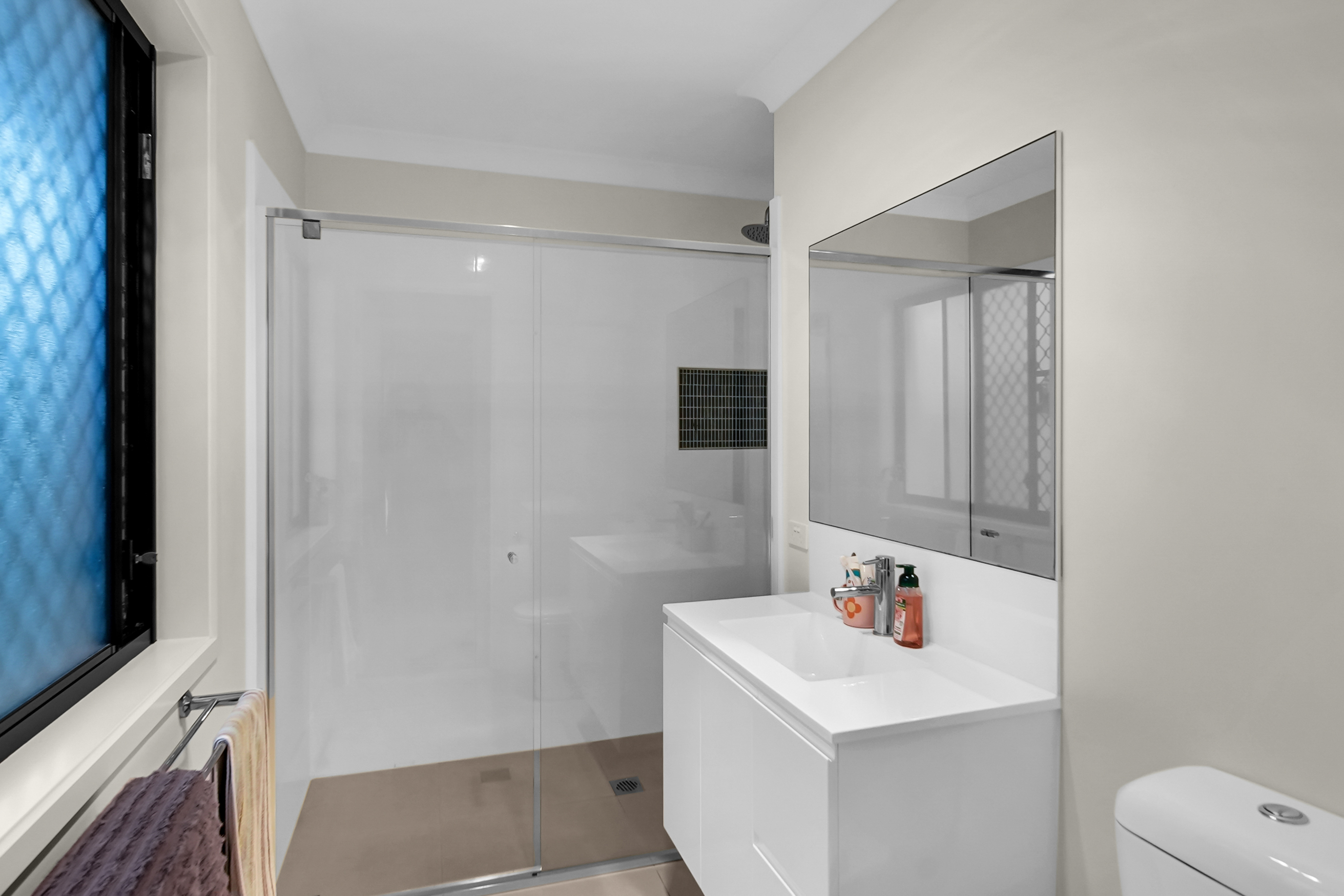 54 RHONE DRIVE, Holmview QLD 4207 - Image 9