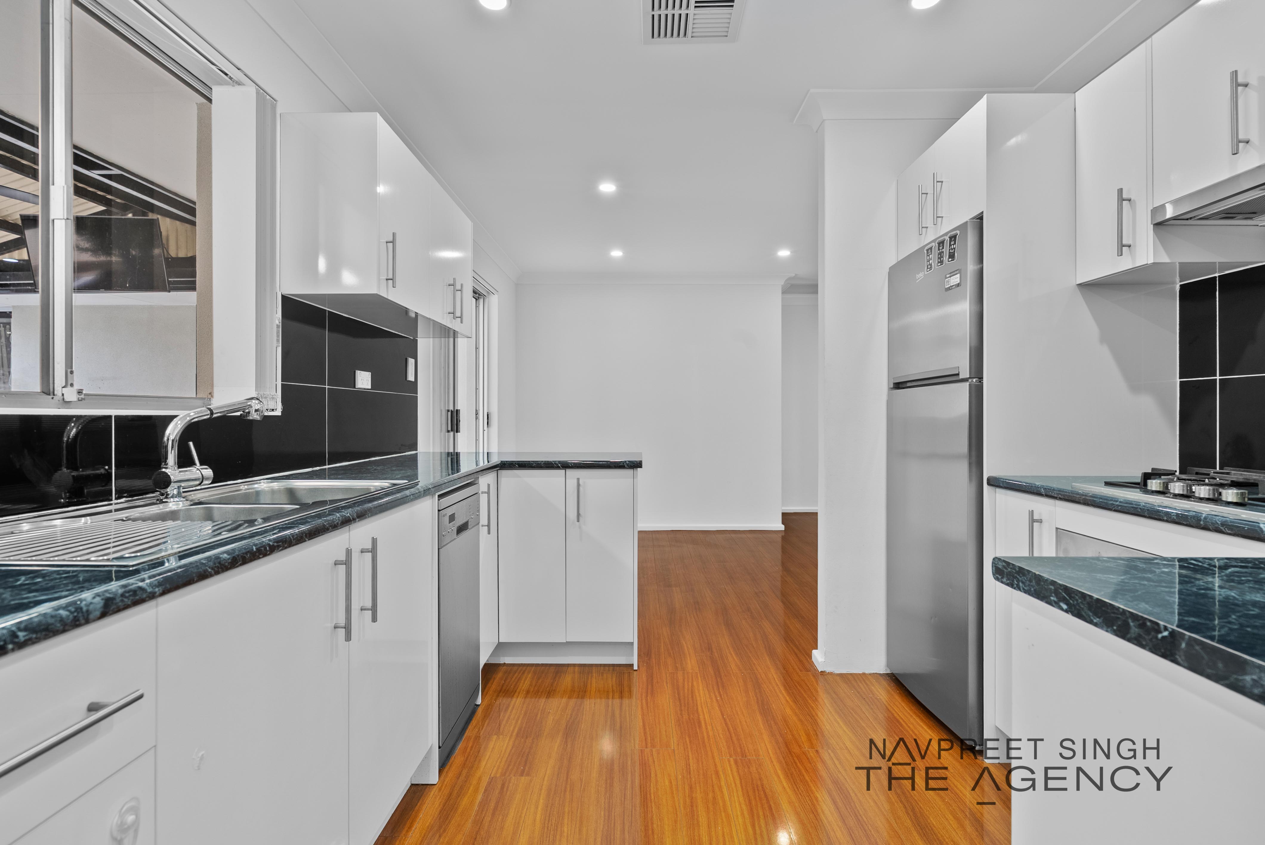 25 Bickner Way, Parmelia, WA 6167 - Image 4