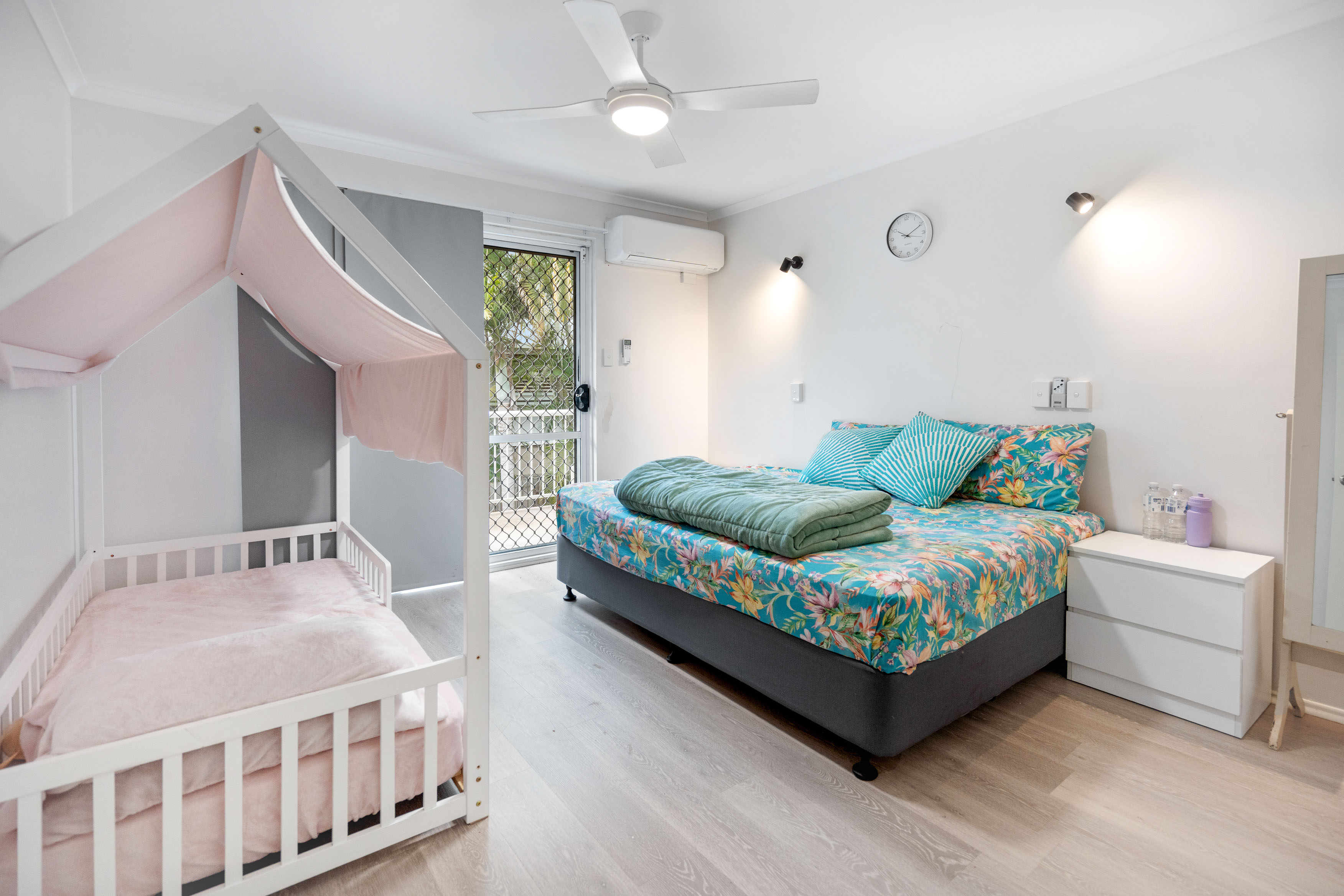 12-bedroom house at 405 Esplanade, Torquay, QLD 4655, Fraser Coast, Queensland