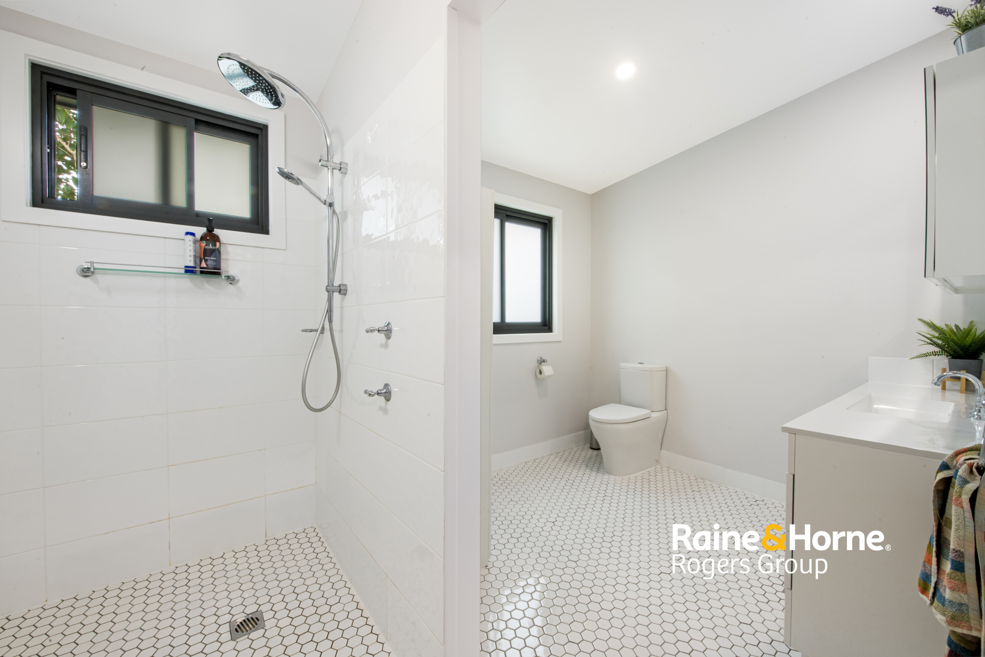 4-bedroom house at 43 Ivy Avenue, Chain Valley Bay, NSW 2259, Central Coast (Nsw), New South Wales