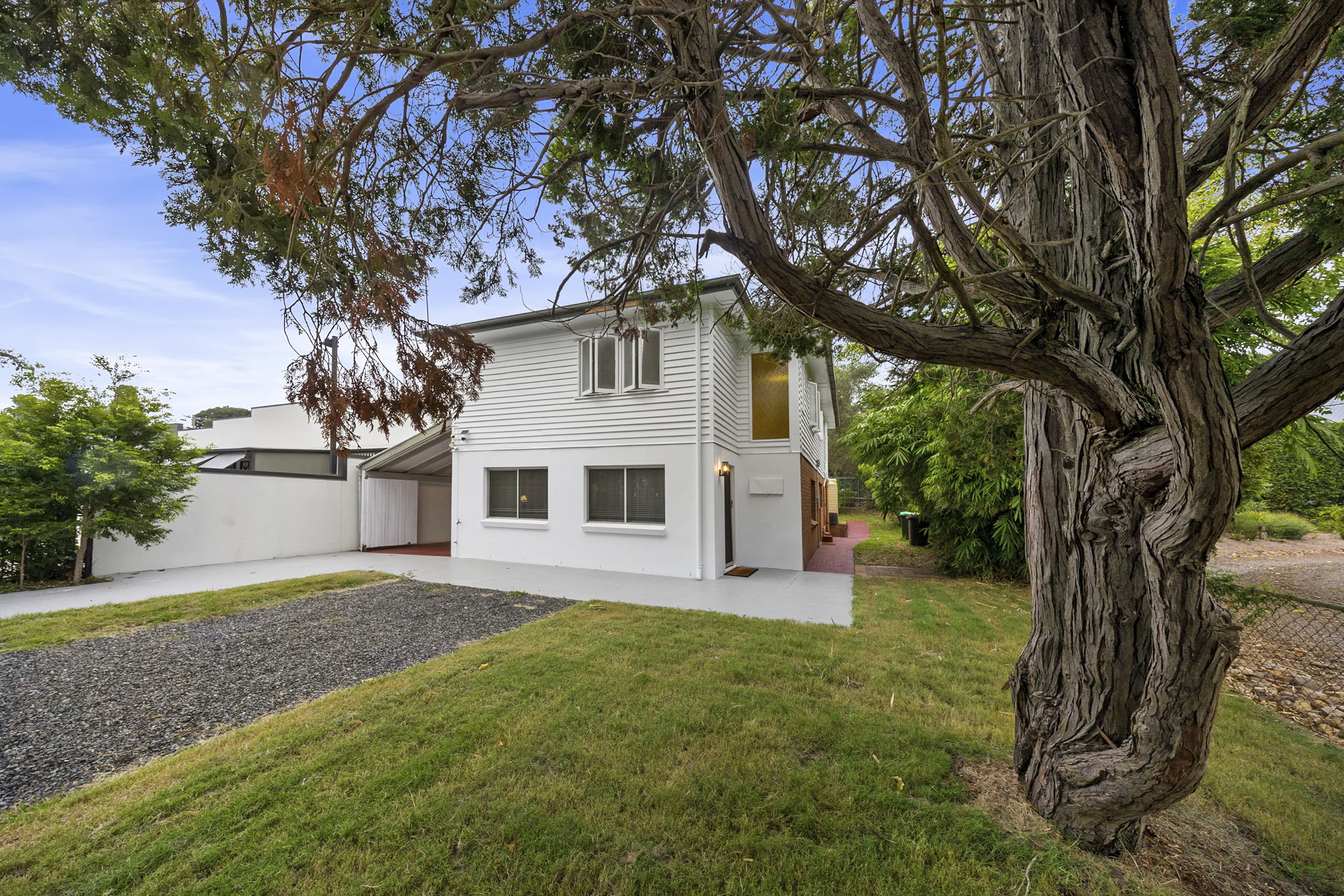 10 RUNIC STREET, Bardon QLD 4065 - Image 1